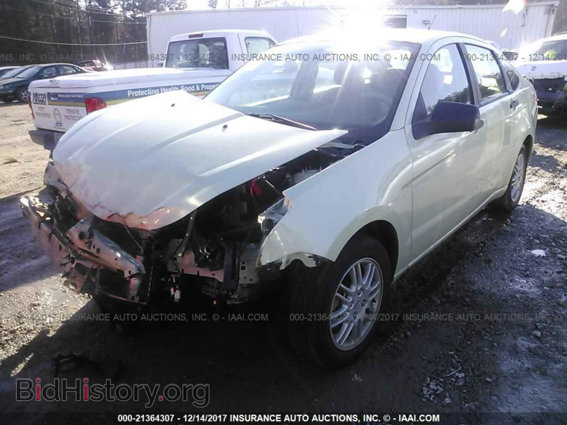 2011 Ford Focus - VIN: 1FAHP3FN8BW159891 - Фото 2