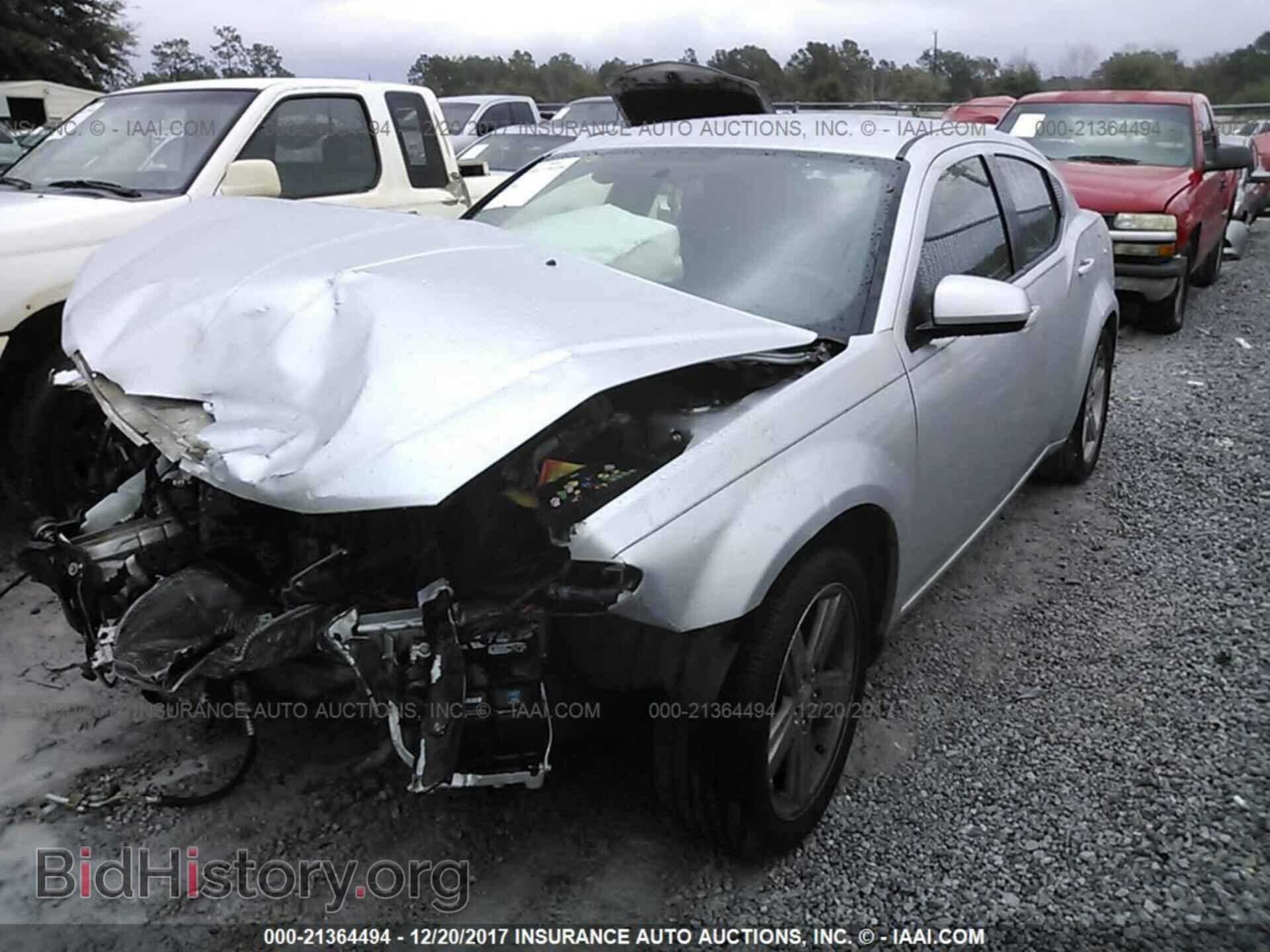 2011 Dodge Avenger - VIN: 1B3BD1FB3BN585191 - Photo 2