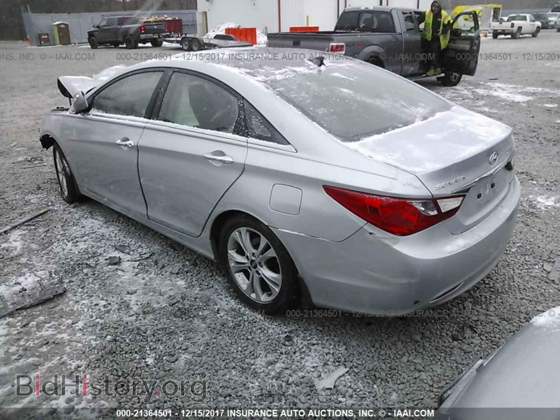 2012 Hyundai Sonata - VIN: 5NPEC4AC8CH346916 - Photo 3
