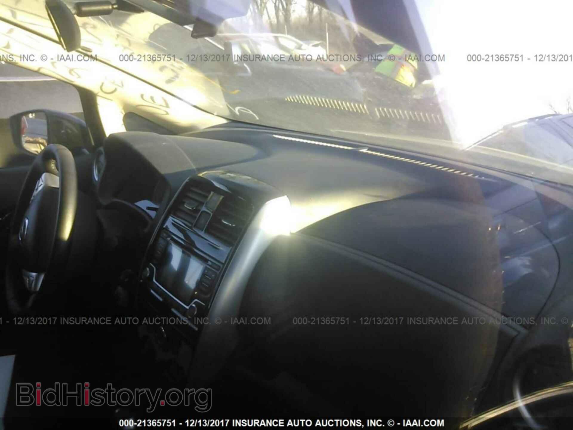 2017 Nissan Versa note - VIN: 3N1CE2CP3HL361839 - Photo 5