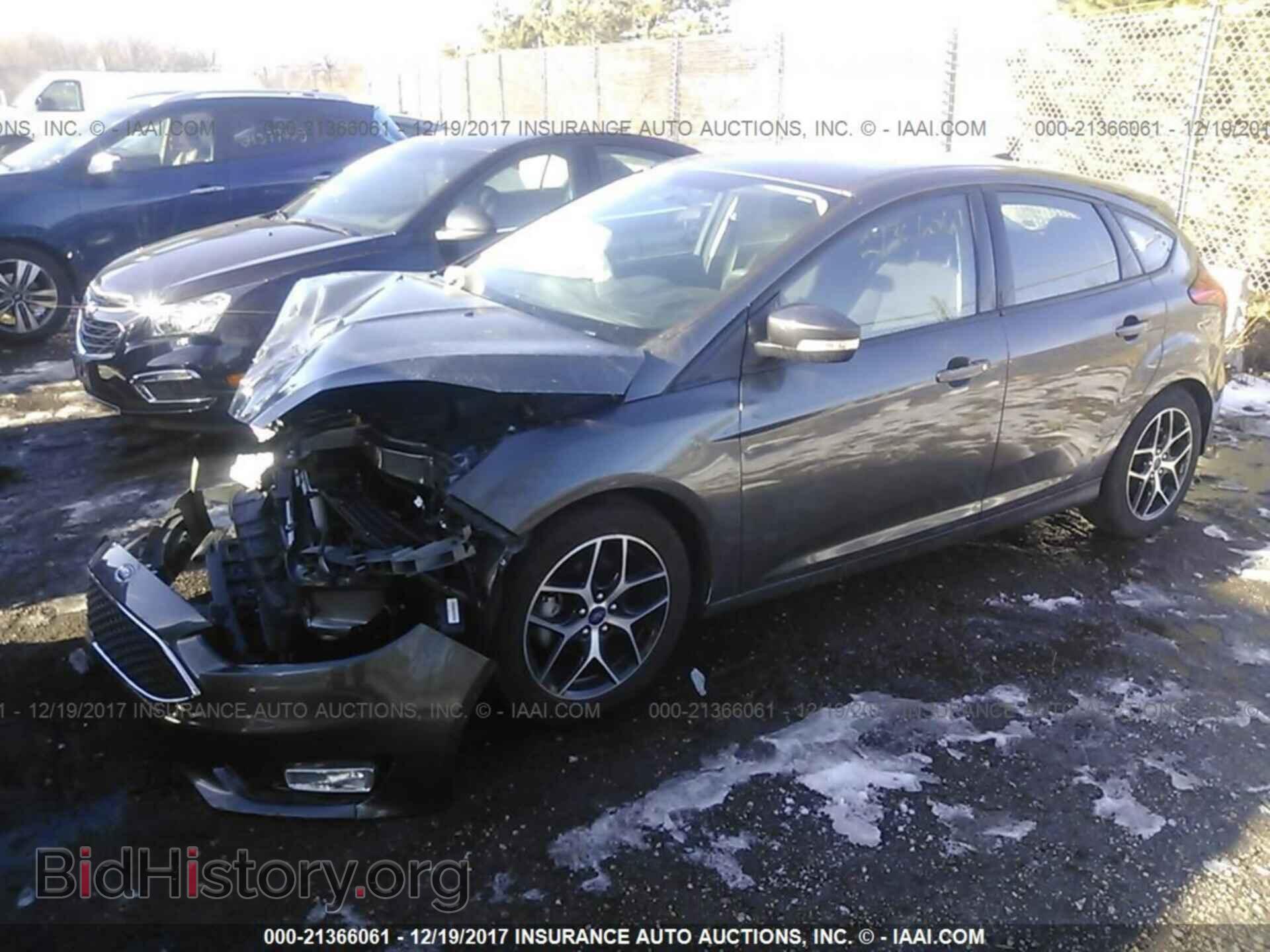 2017 Ford Focus - VIN: 1FADP3M29HL203091 - Фото 2