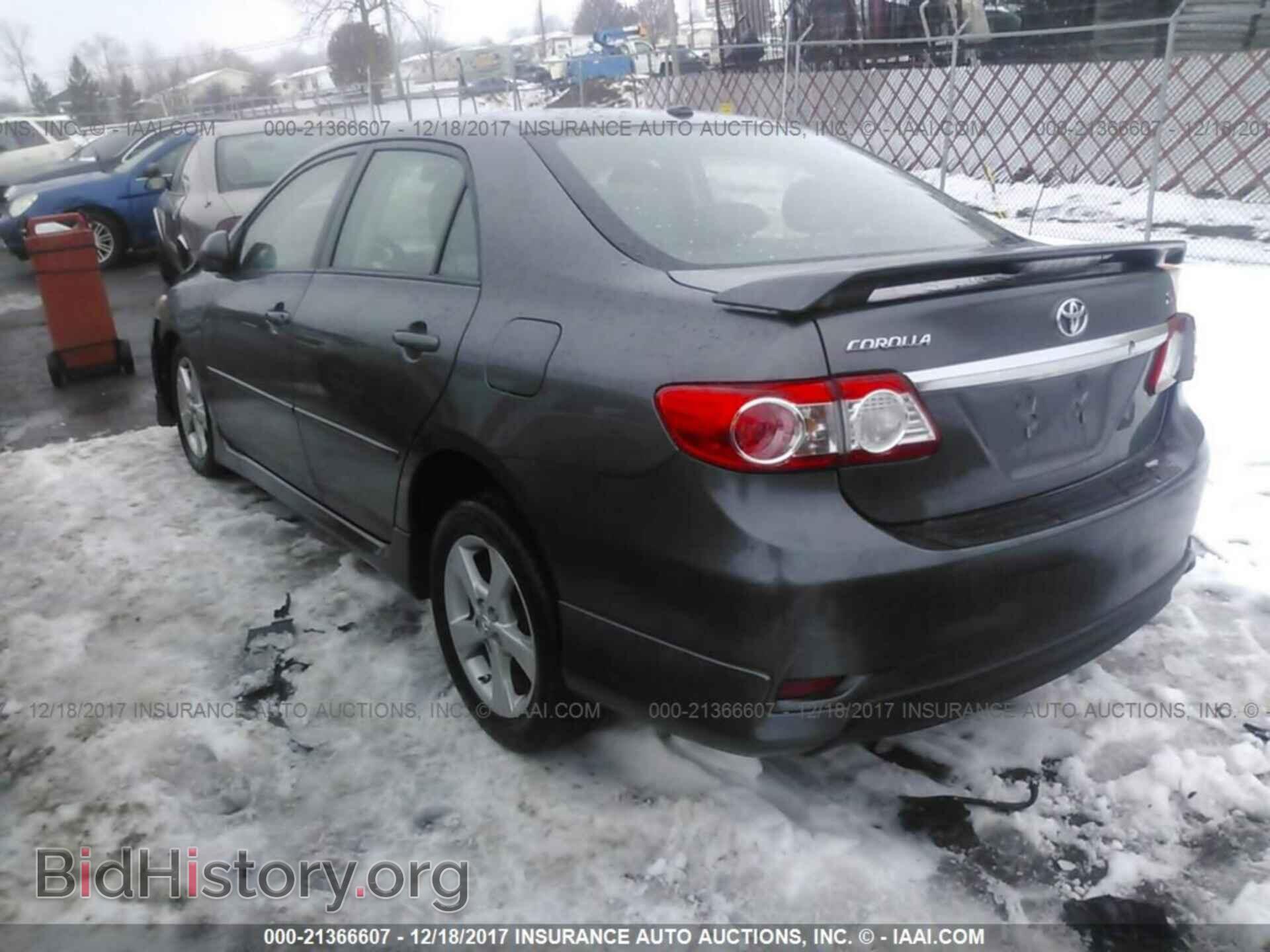 2011 Toyota Corolla - VIN: 2T1BU4EEXBC655963 - Photo 3