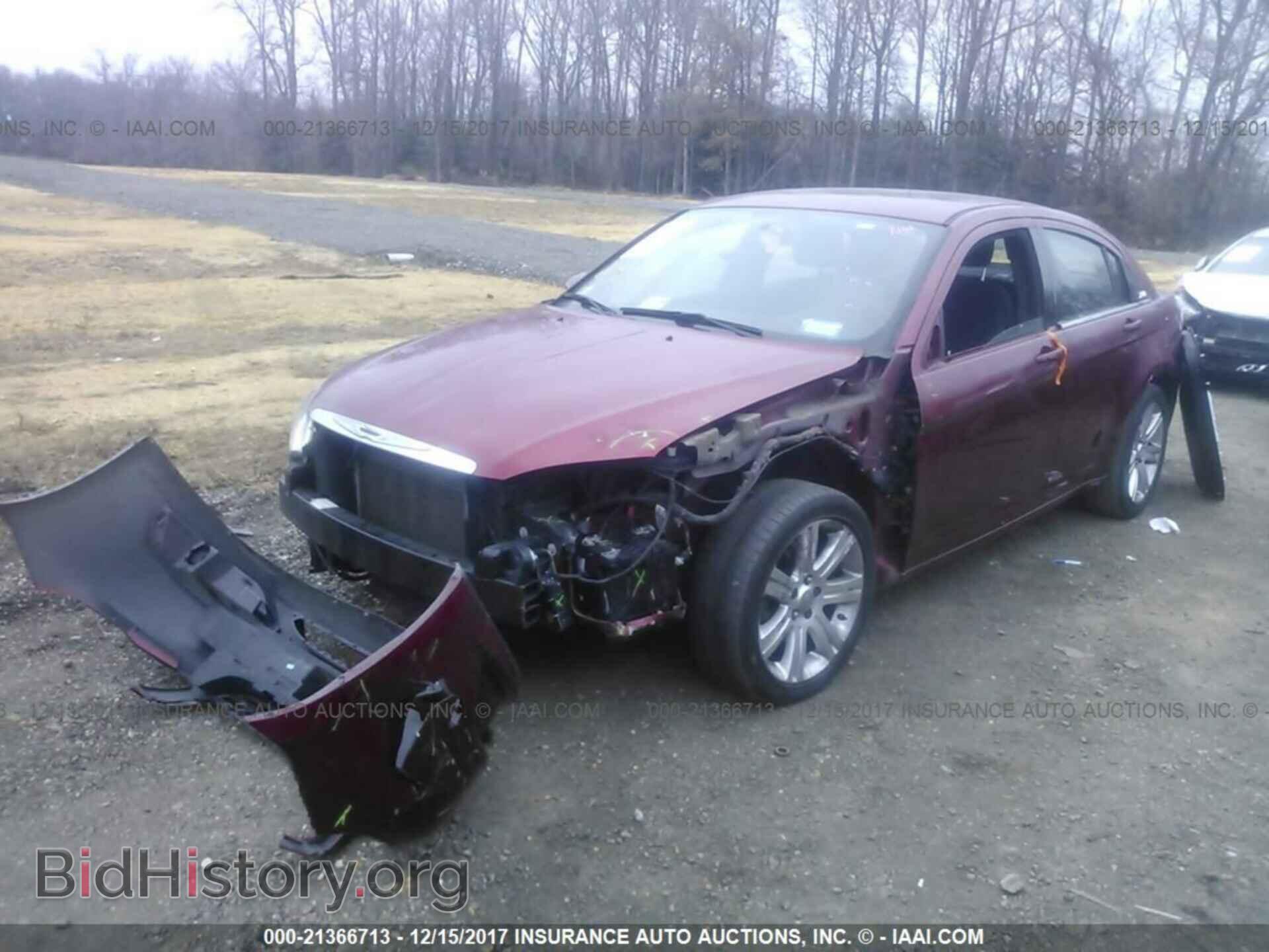 2013 Chrysler 200 - VIN: 1C3CCBAB8DN671316 - Photo 2