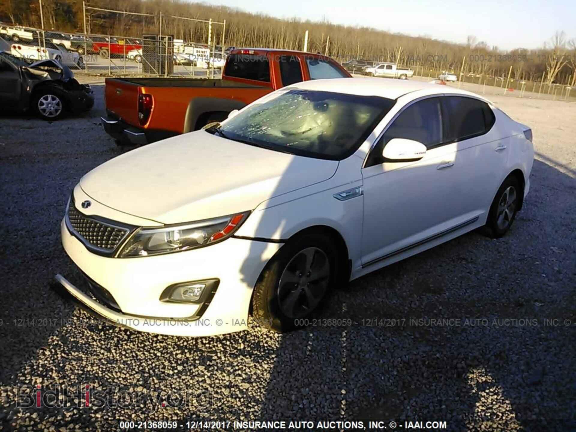 2014 Kia Optima - VIN: KNAGM4AD5E5074727 - Photo 2