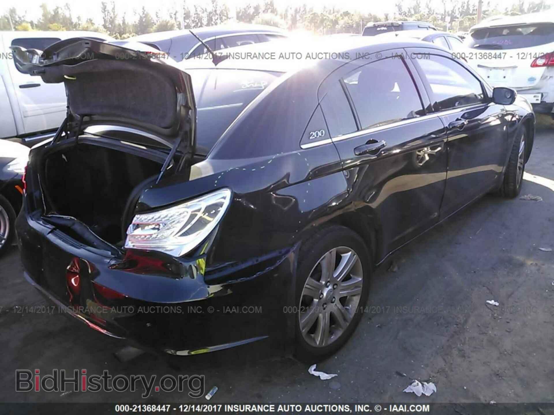 2013 Chrysler 200 - VIN: 1C3CCBAB5DN673752 - Photo 4