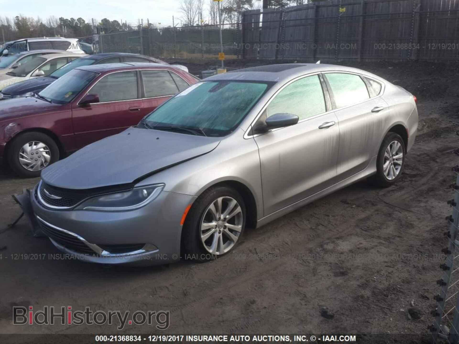 2016 Chrysler 200 - VIN: 1C3CCCAB5GN166764 - Photo 2
