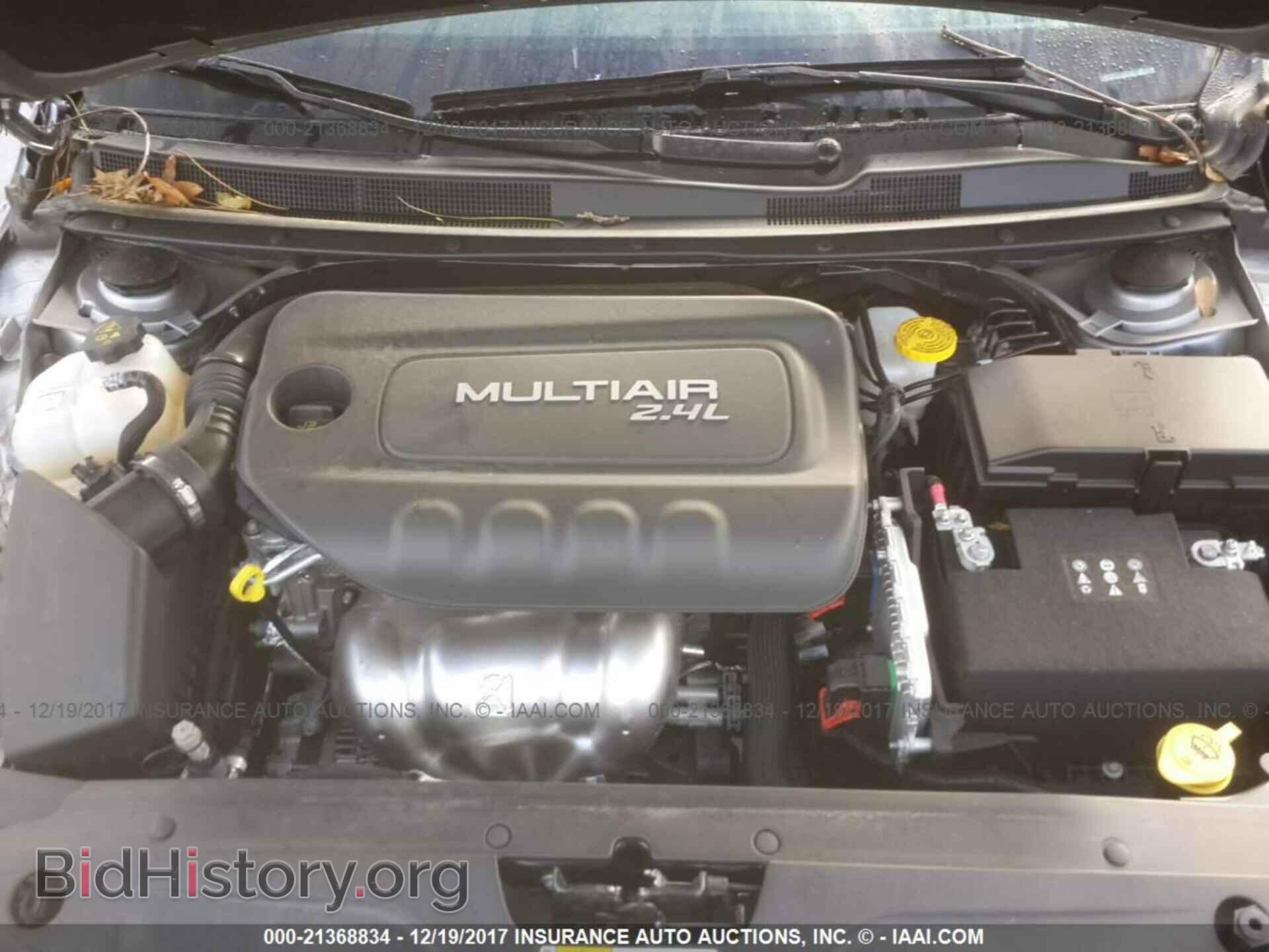 2016 Chrysler 200 - VIN: 1C3CCCAB5GN166764 - Photo 10