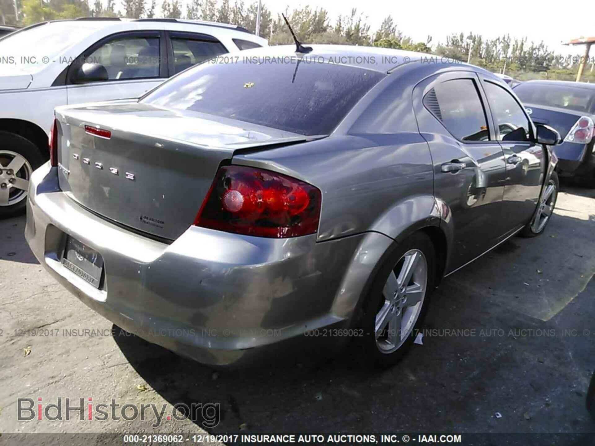 2011 Dodge Avenger - VIN: 1B3BD1FB7BN585193 - Photo 4