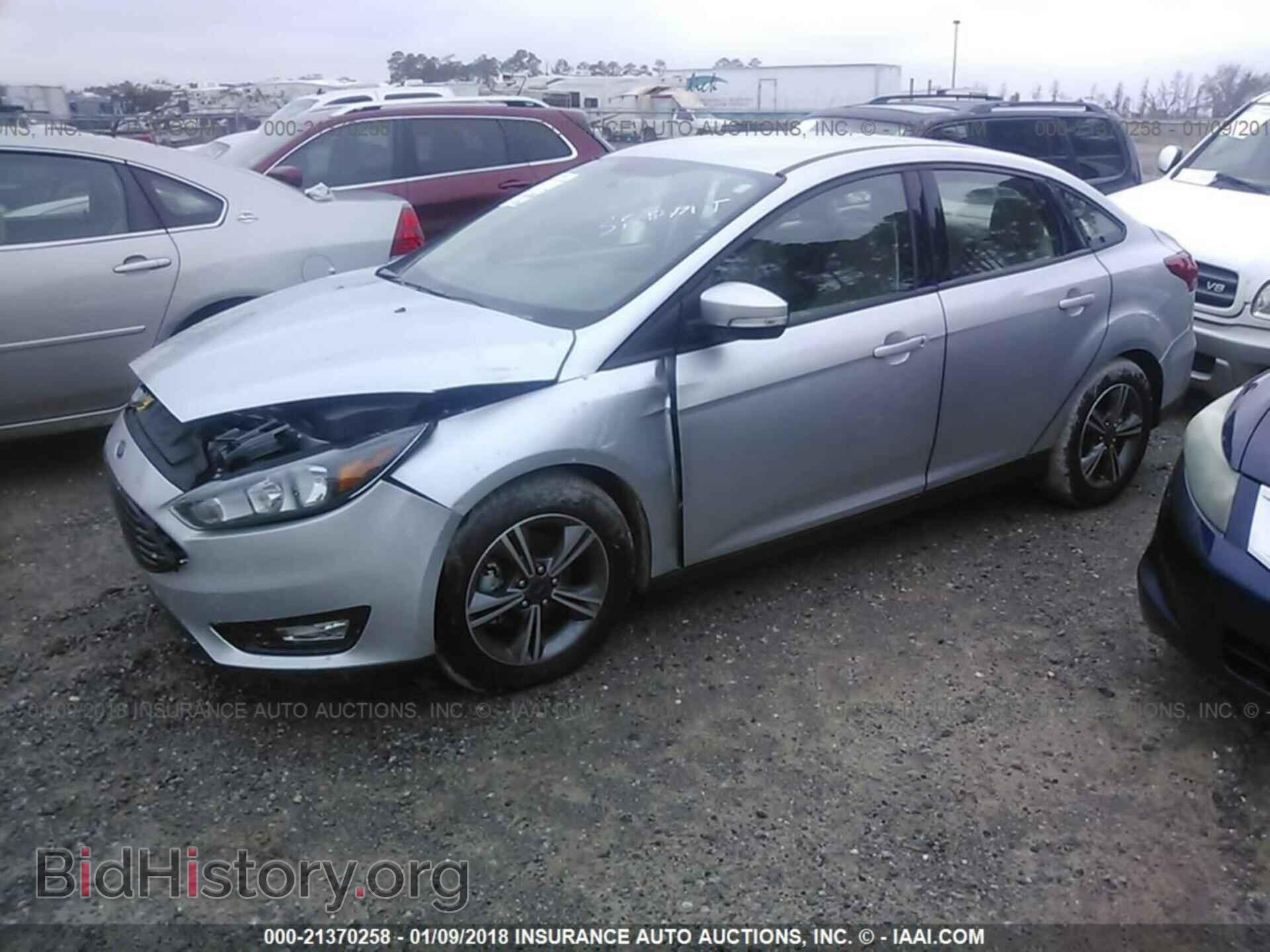 2017 Ford Focus - VIN: 1FADP3FE9HL274847 - Photo 2