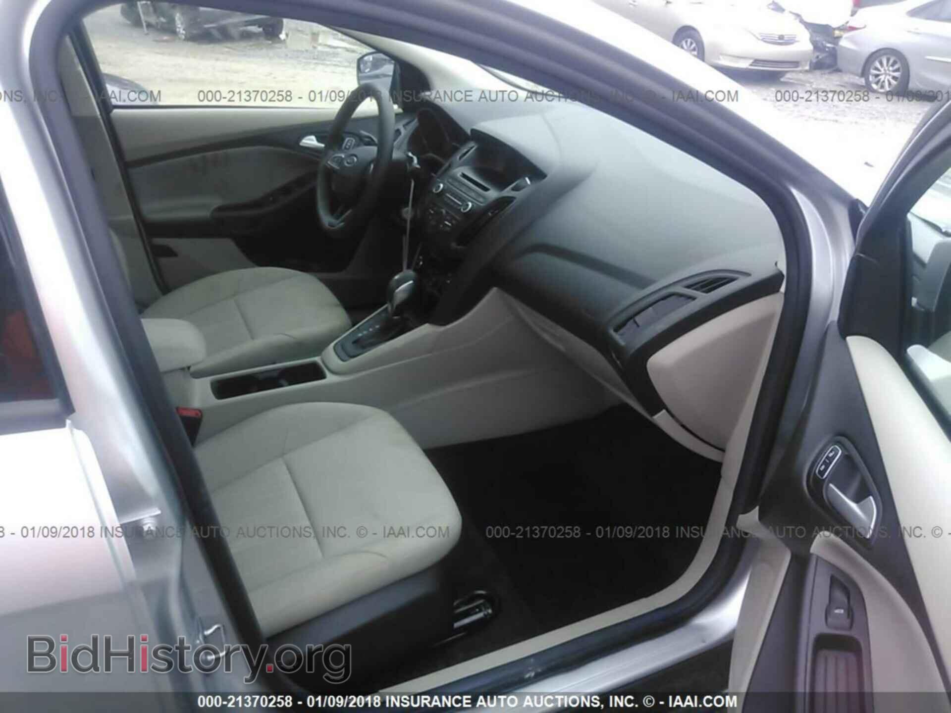 2017 Ford Focus - VIN: 1FADP3FE9HL274847 - Photo 5