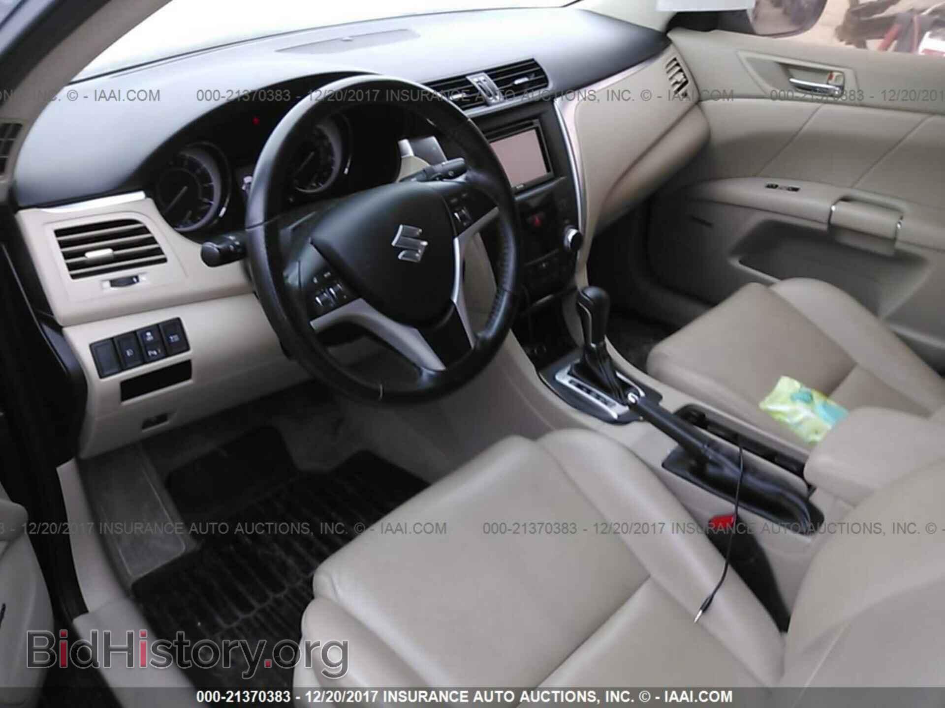 2011 Suzuki Kizashi - VIN: JS2RF9A85B6110322 - Photo 5