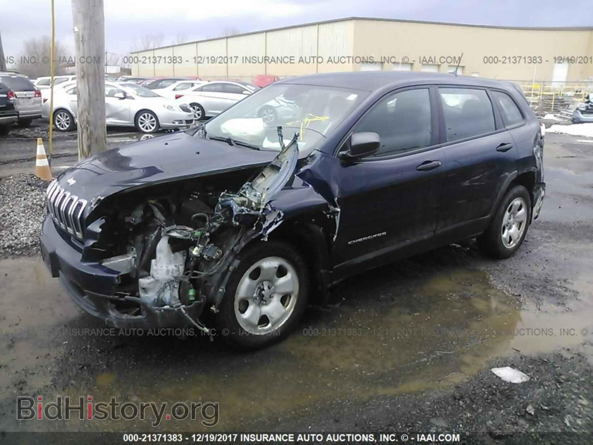 2015 Jeep Cherokee - VIN: 1C4PJMAB4FW552948 - Фото 2
