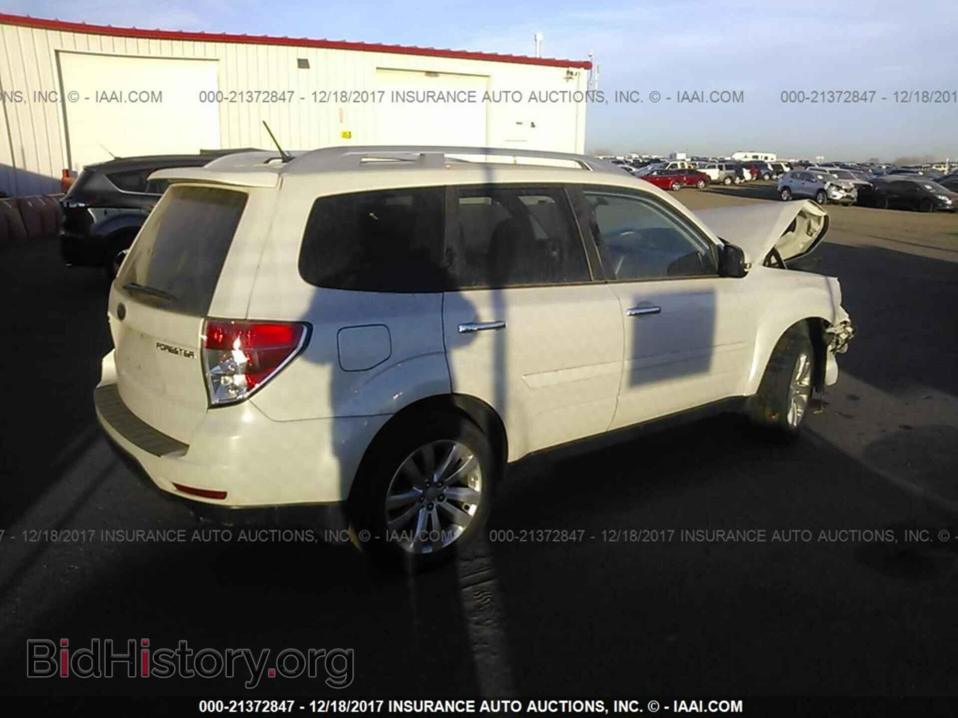 2011 Subaru Forester - VIN: JF2SHBHC3BH732110 - Фото 4