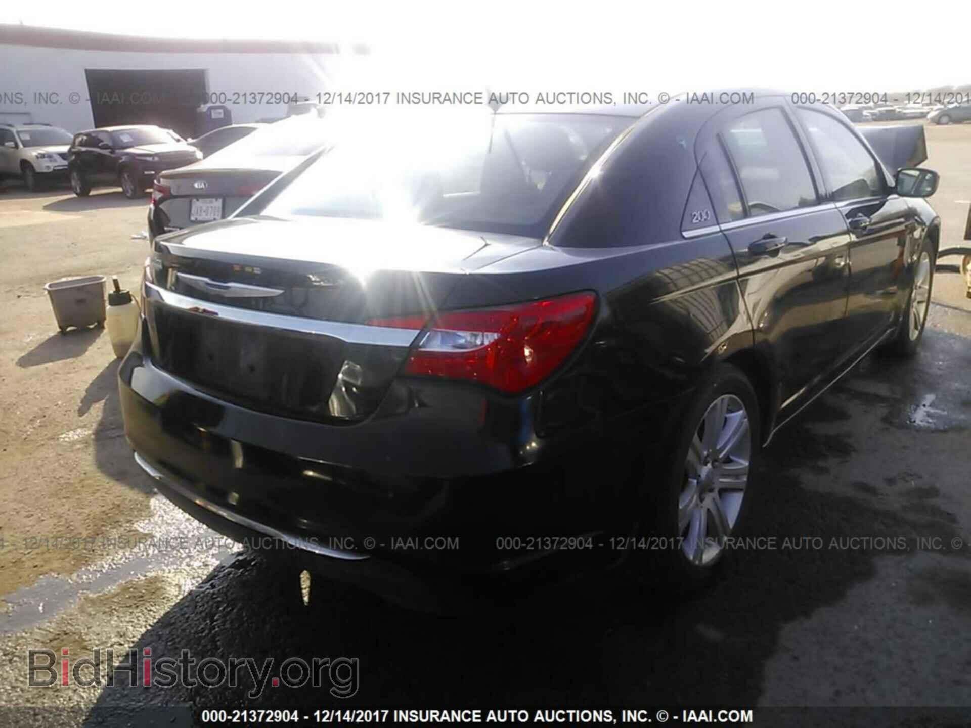2013 Chrysler 200 - VIN: 1C3CCBAB2DN735415 - Photo 4