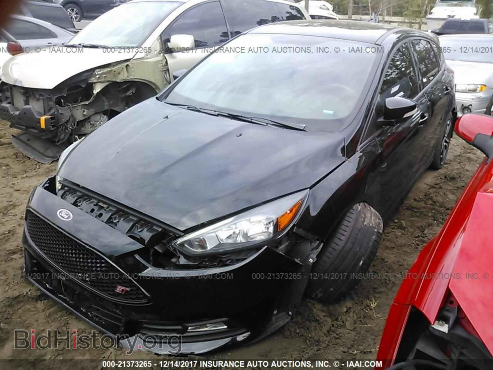 2017 Ford Focus - VIN: 1FADP3L94HL208519 - Photo 2