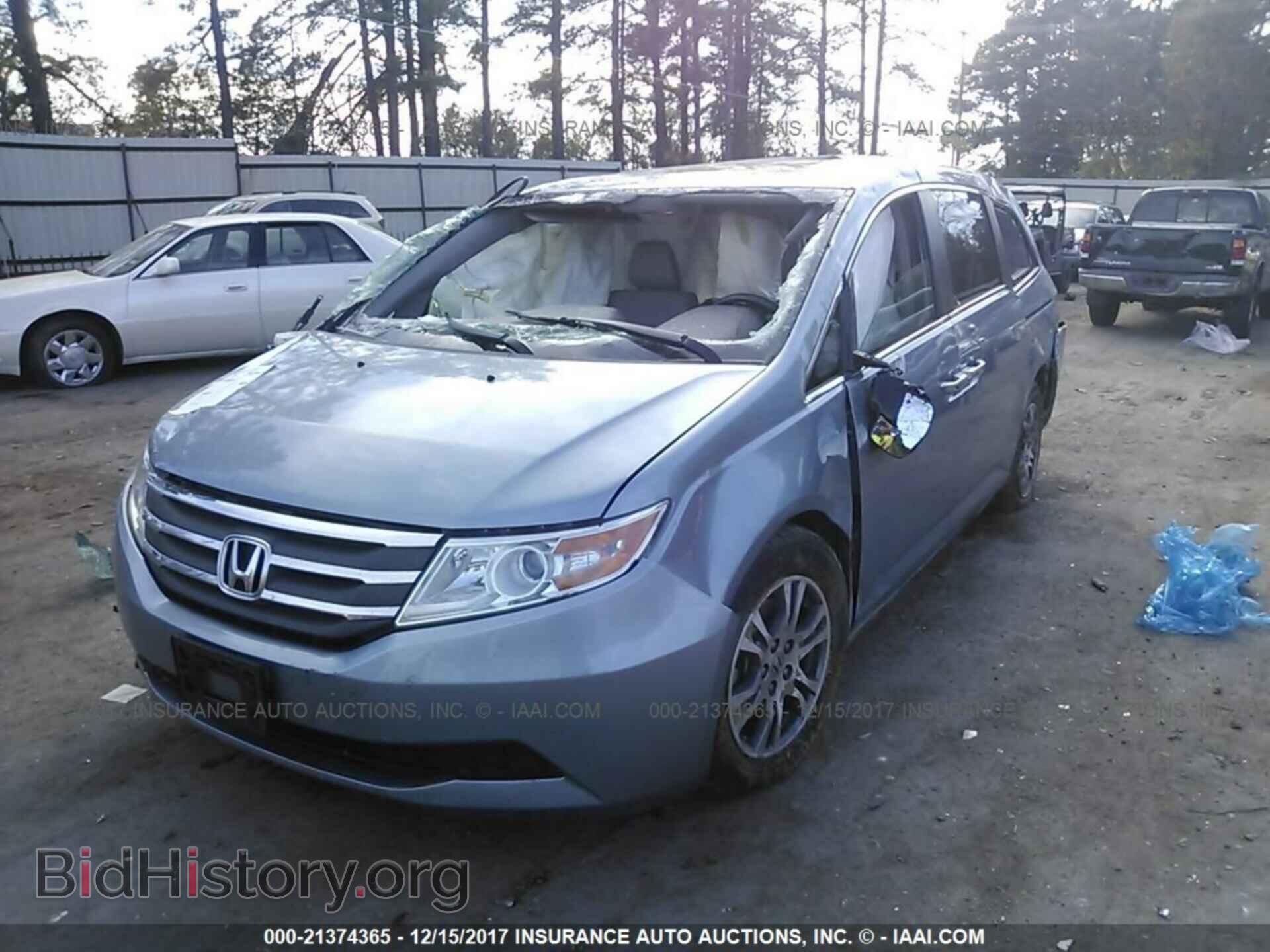 2012 Honda Odyssey - VIN: 5FNRL5H66CB067499 - Фото 2
