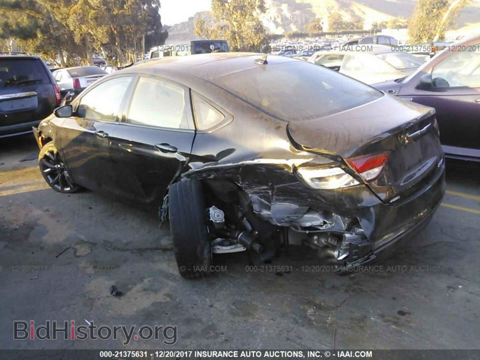 2015 Chrysler 200 - VIN: 1C3CCCDG4FN711715 - Photo 3