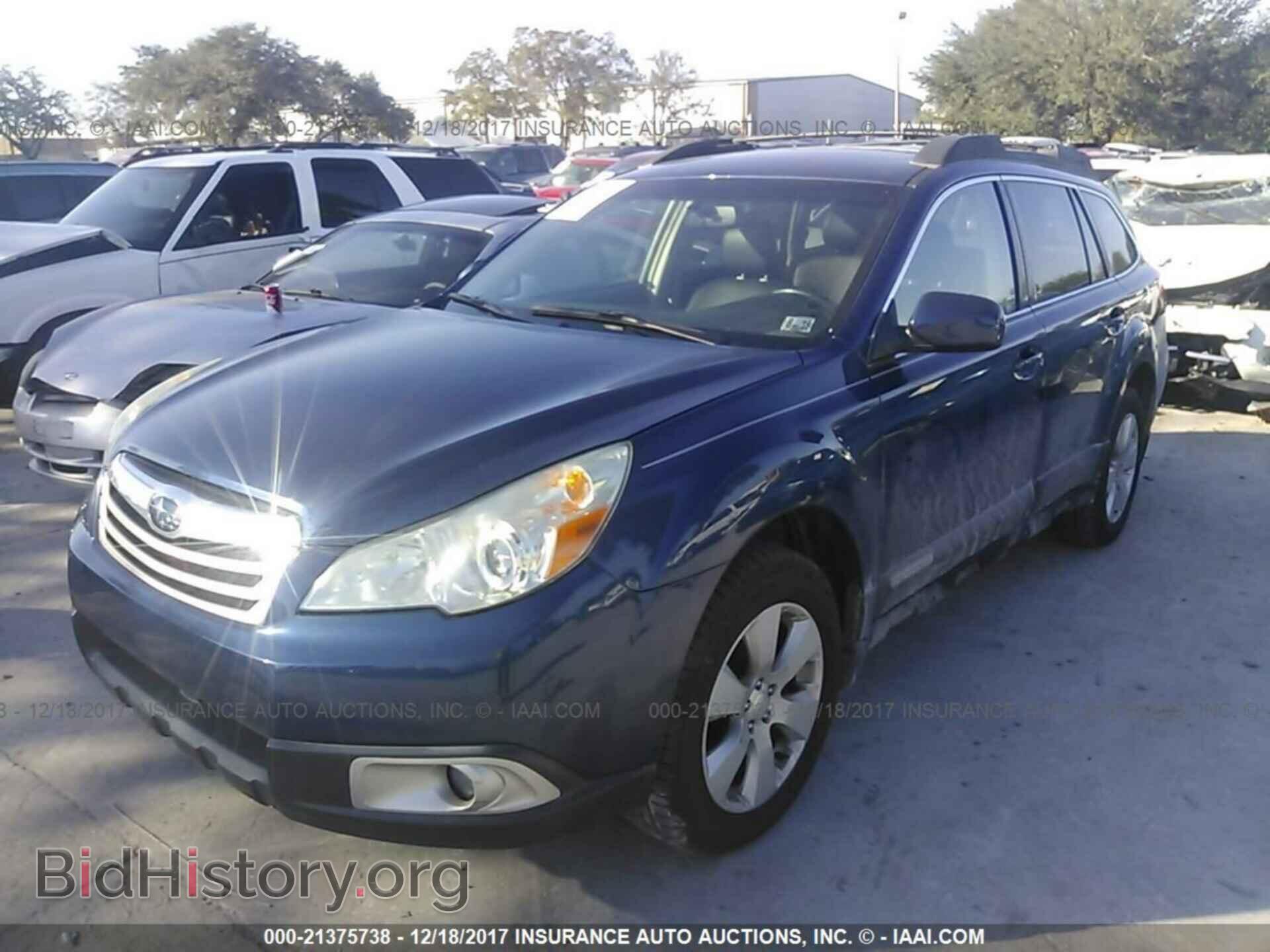 2011 Subaru Outback - VIN: 4S4BRBGC2B3320850 - Фото 2