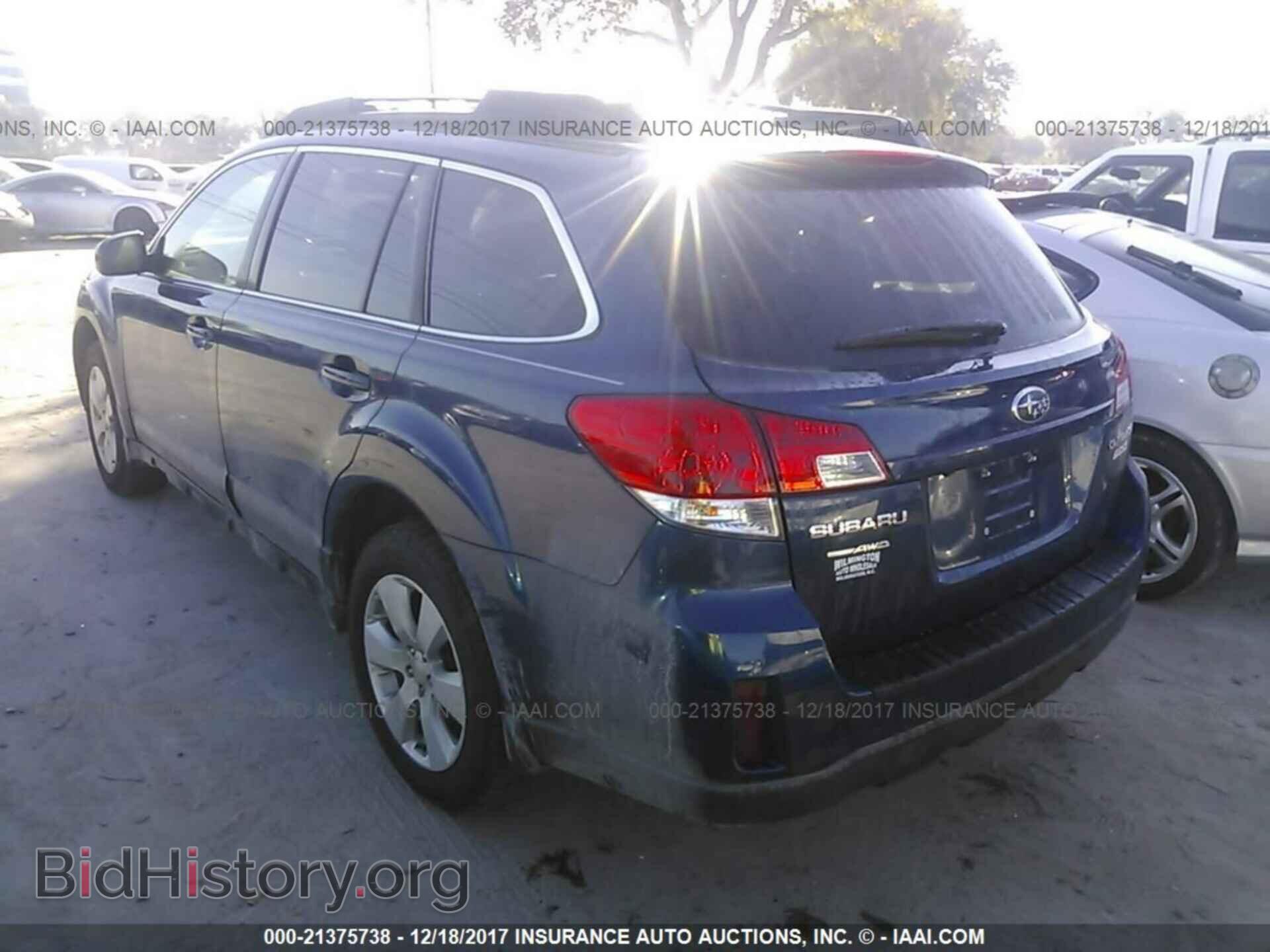 2011 Subaru Outback - VIN: 4S4BRBGC2B3320850 - Фото 3