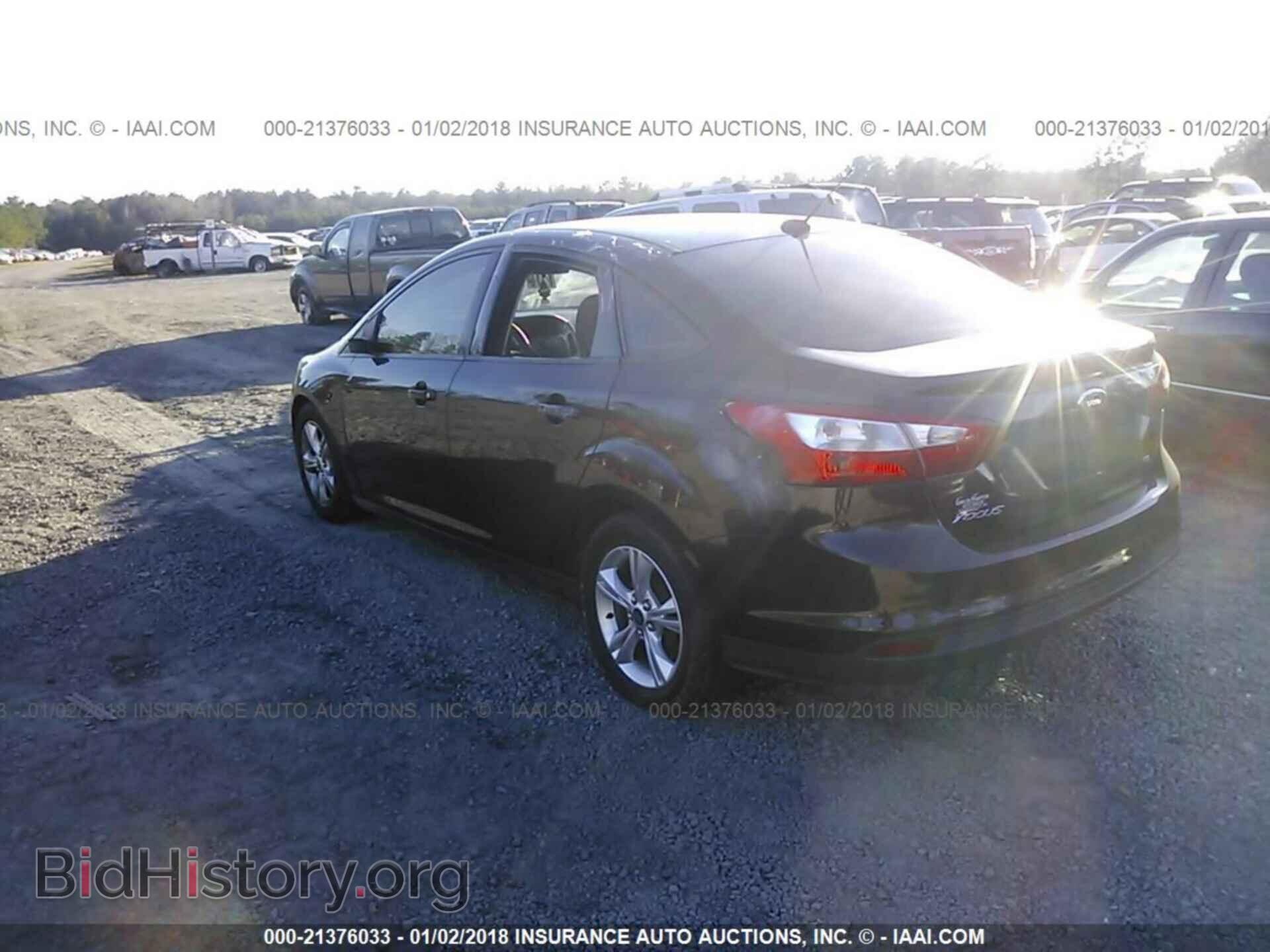 2014 Ford Focus - VIN: 1FADP3F22EL301582 - Photo 3