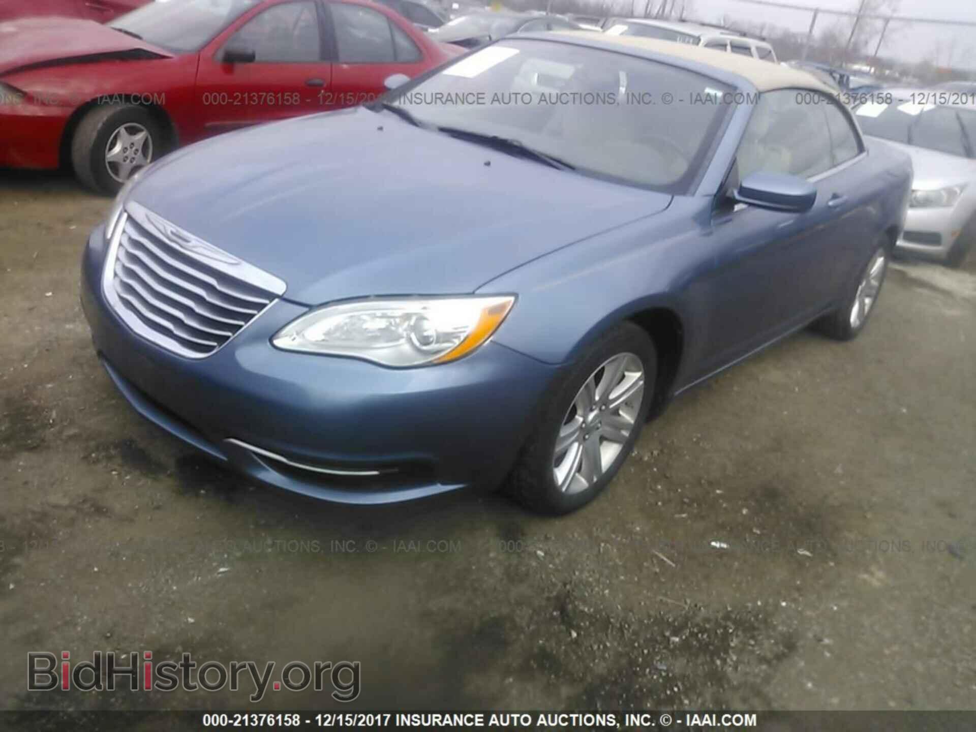 2011 Chrysler 200 - VIN: 1C3BC2EB0BN598249 - Photo 2