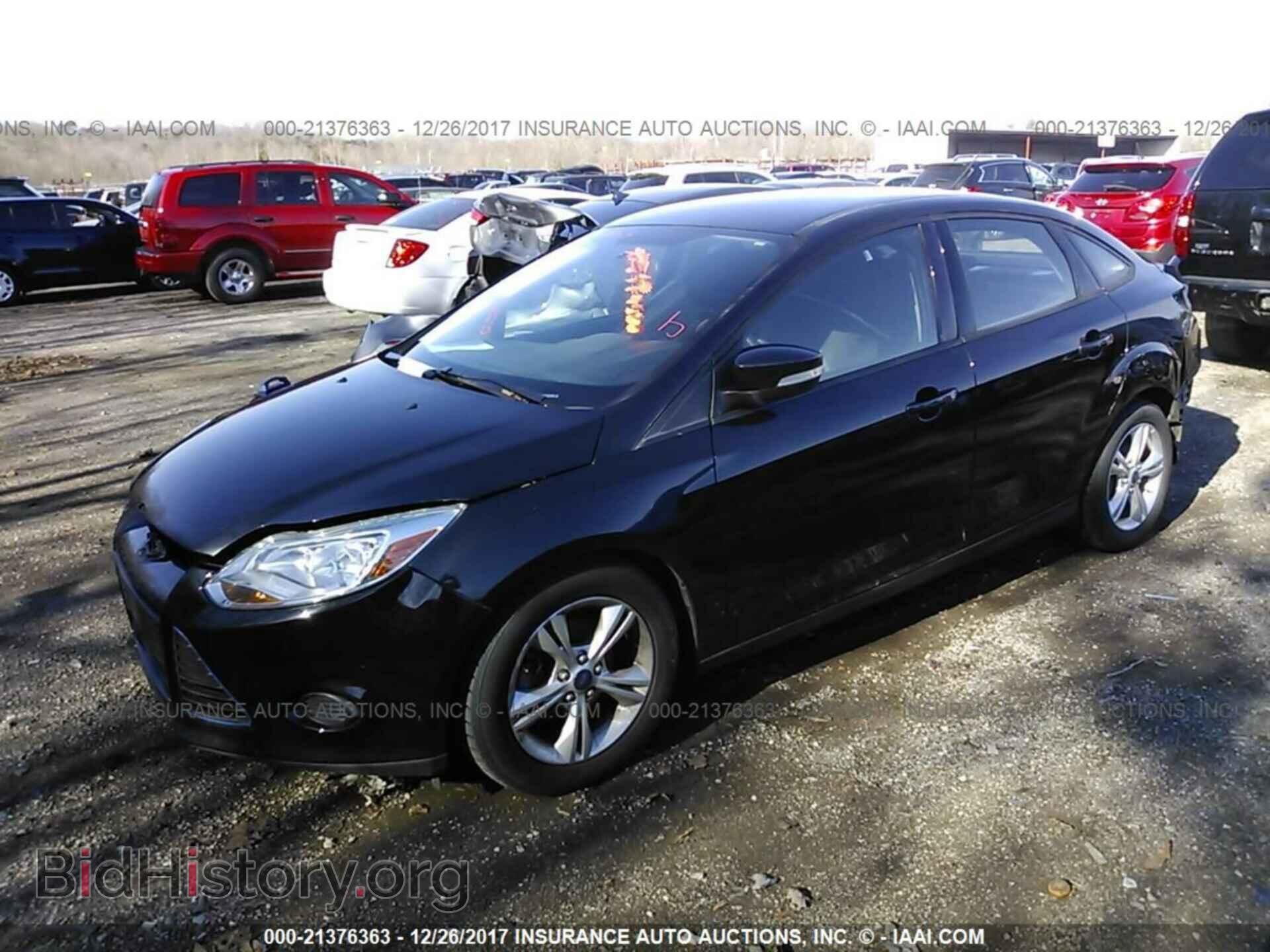 2013 Ford Focus - VIN: 1FADP3F22DL343393 - Фото 2