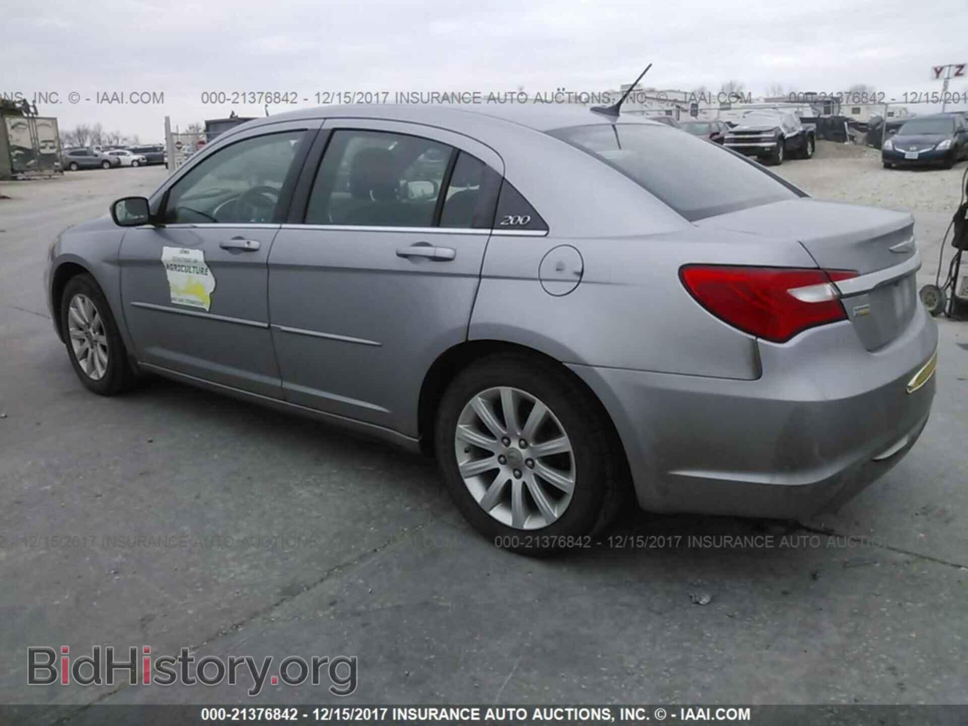 2013 Chrysler 200 - VIN: 1C3CCBBG3DN697168 - Photo 3