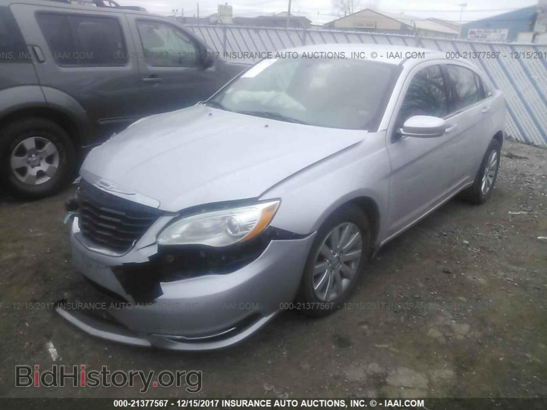 2012 Chrysler 200 - VIN: 1C3CCBBBXCN187872 - Фото 2