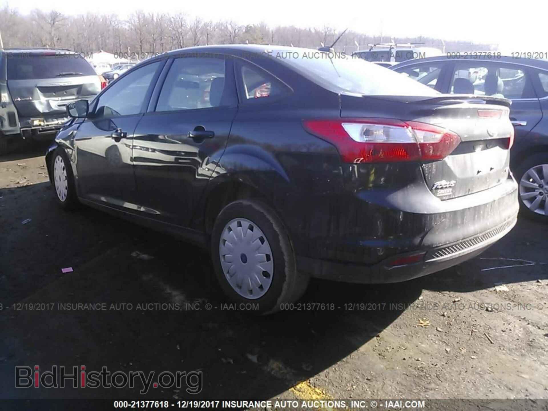 2012 Ford Focus - VIN: 1FAHP3F21CL277127 - Фото 3