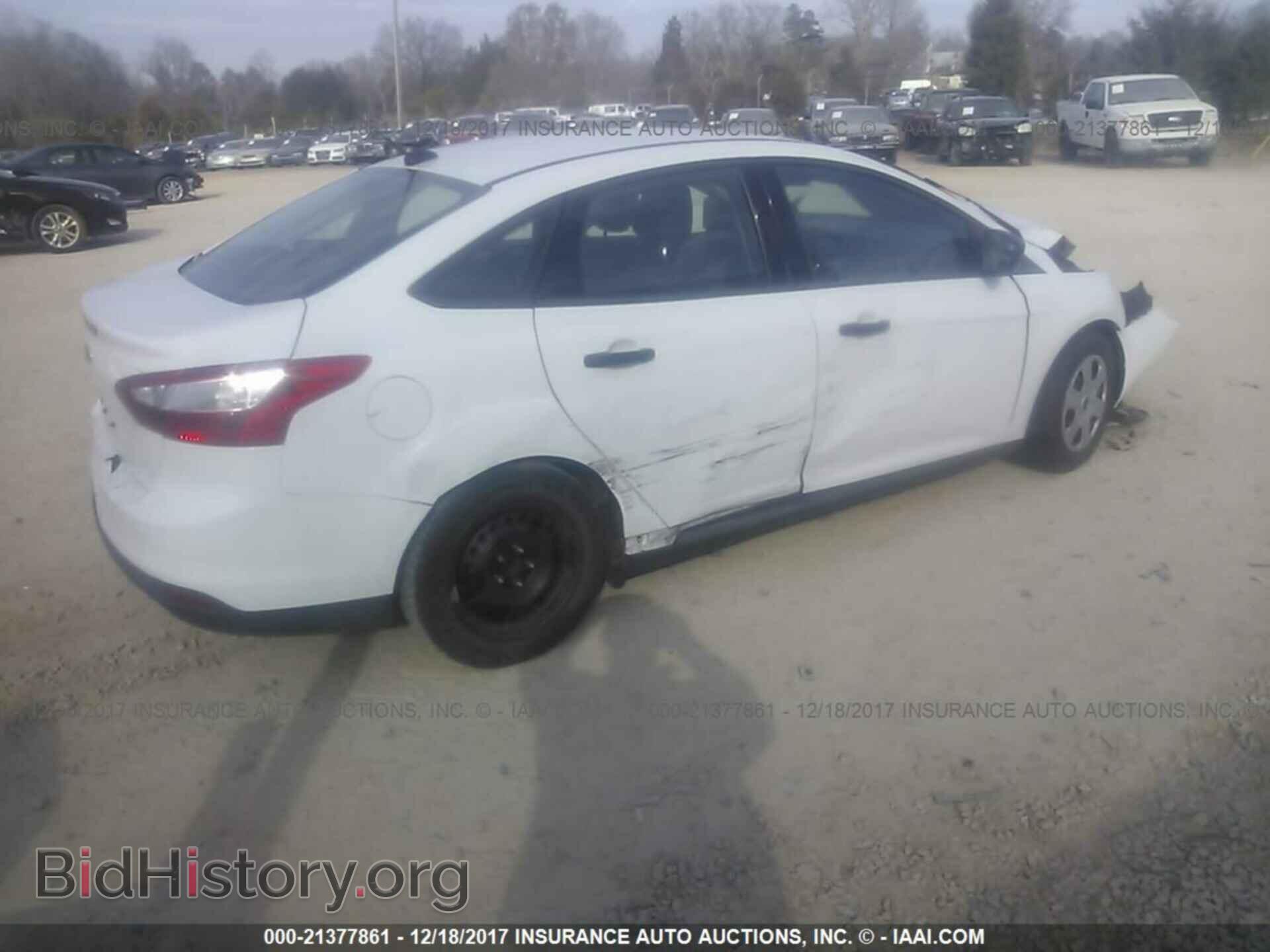 2014 Ford Focus - VIN: 1FADP3E26EL266109 - Photo 4