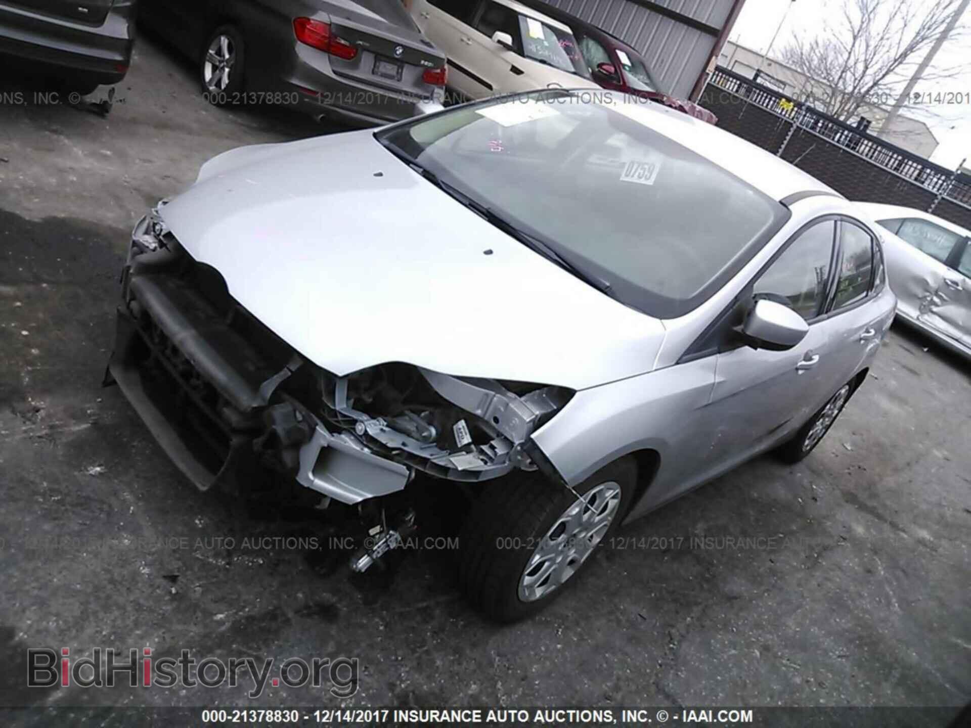2012 Ford Focus - VIN: 1FAHP3F28CL336934 - Photo 2