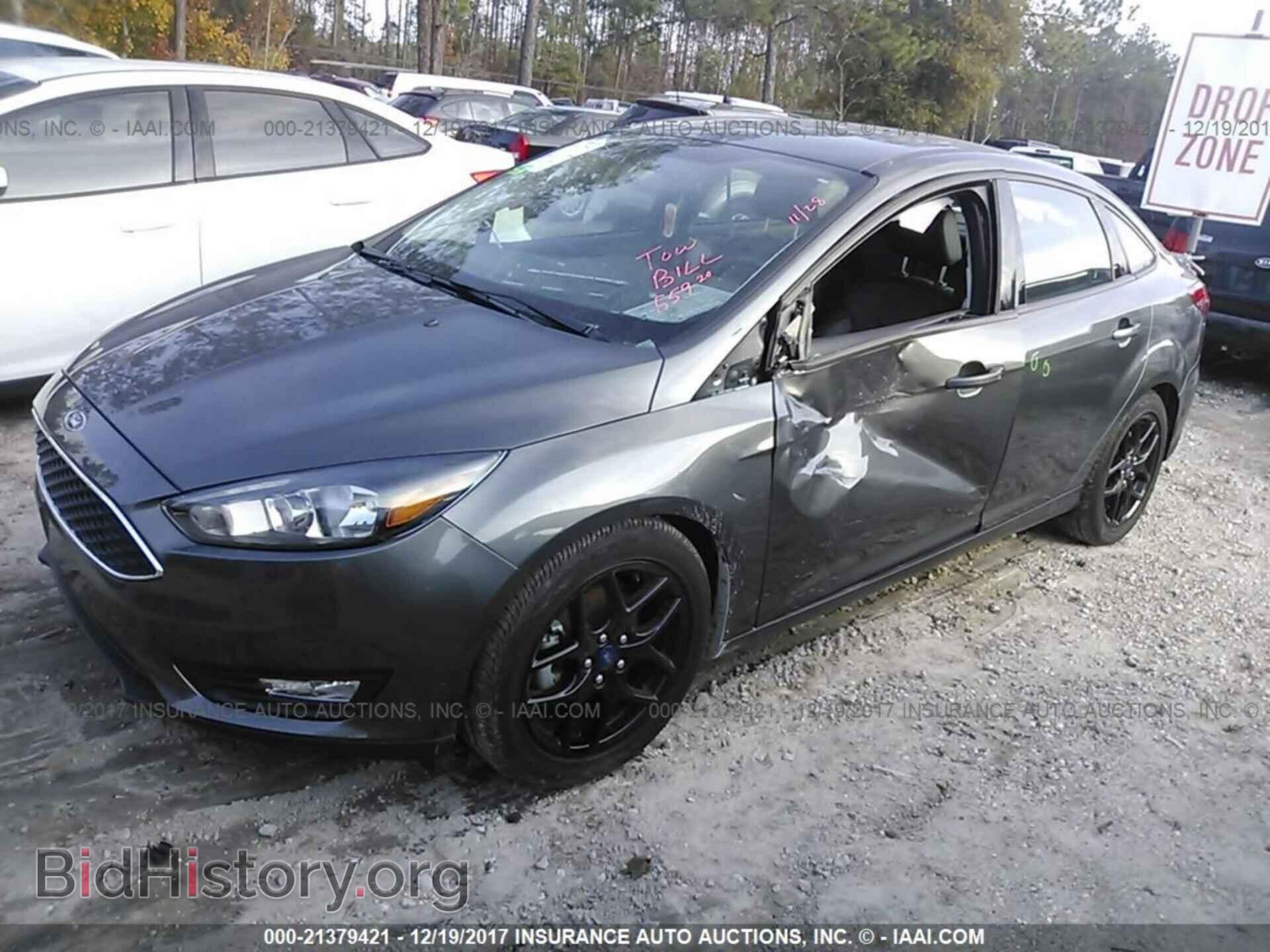 2016 Ford Focus - VIN: 1FADP3F21GL385820 - Photo 2