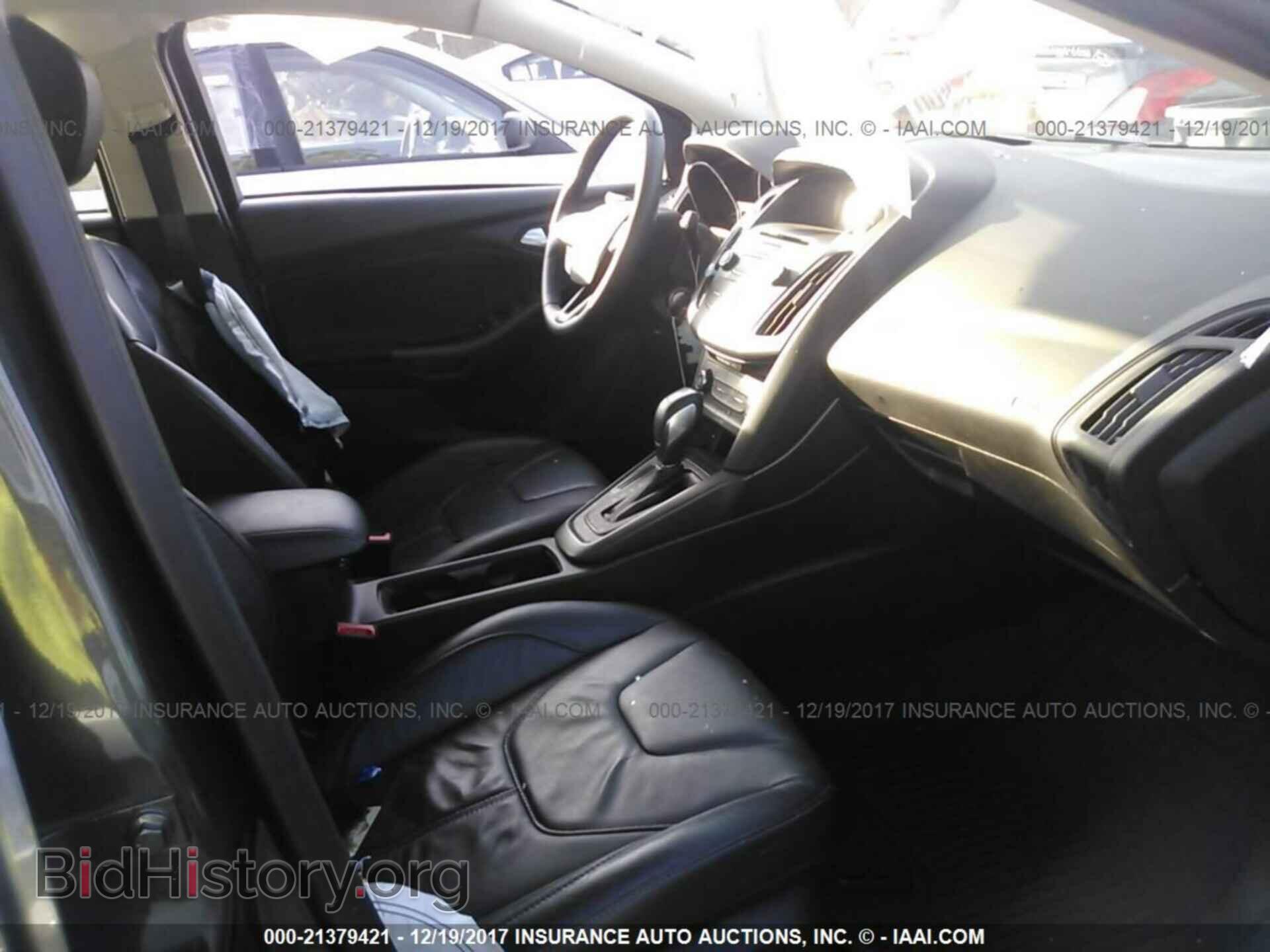 2016 Ford Focus - VIN: 1FADP3F21GL385820 - Photo 5