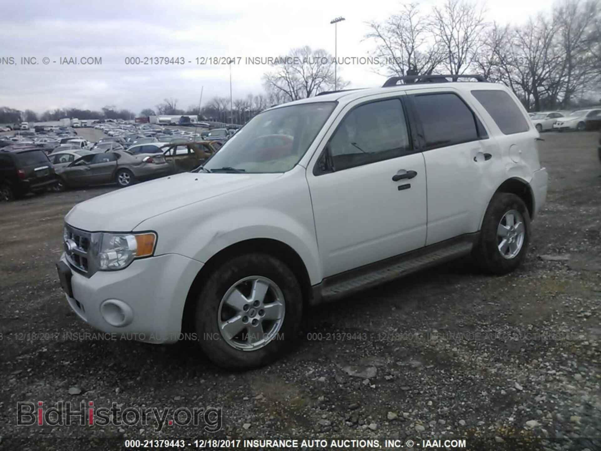 2011 Ford Escape - VIN: 1FMCU0D78BKA61415 - Photo 2