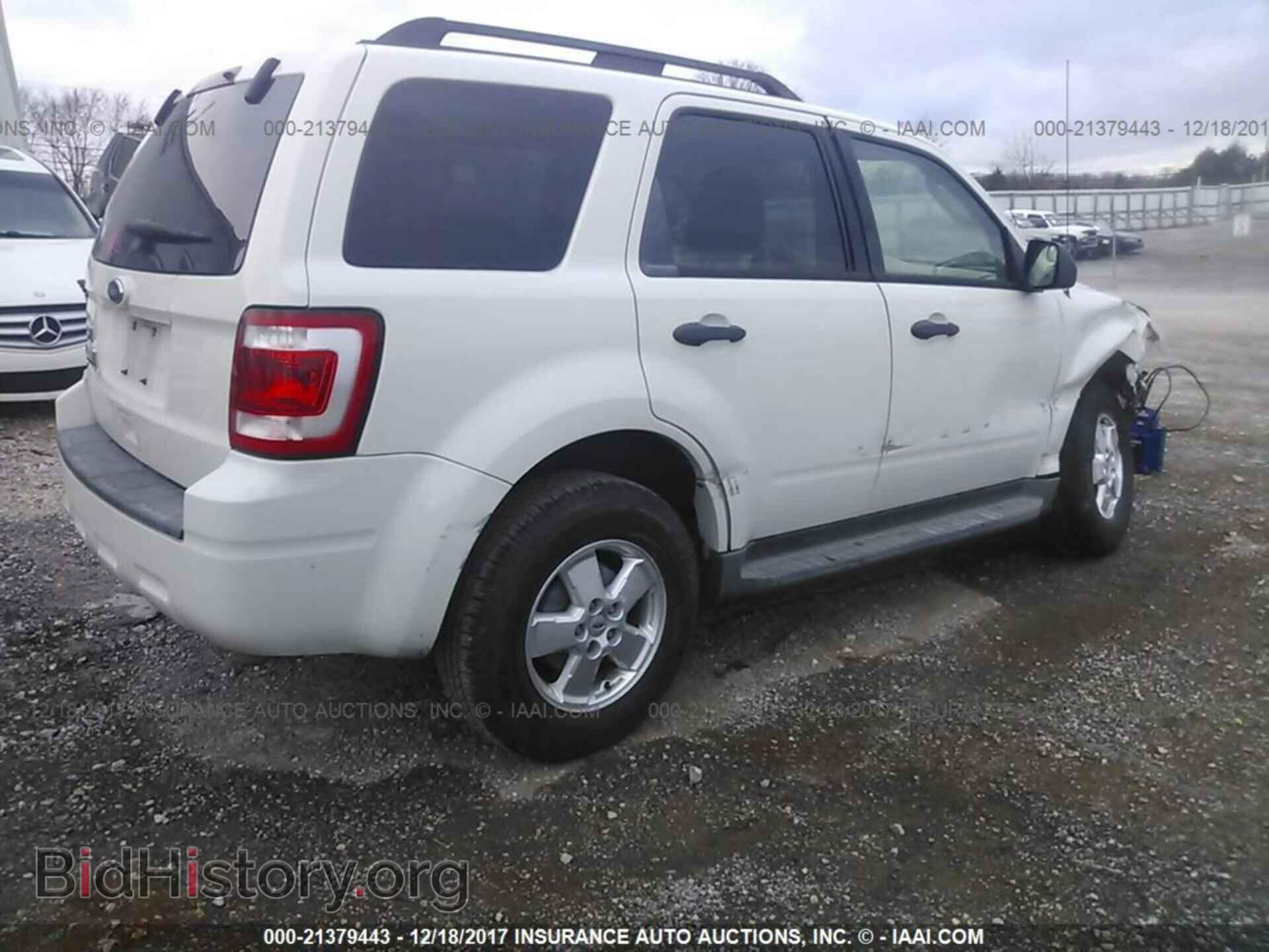 2011 Ford Escape - VIN: 1FMCU0D78BKA61415 - Photo 4