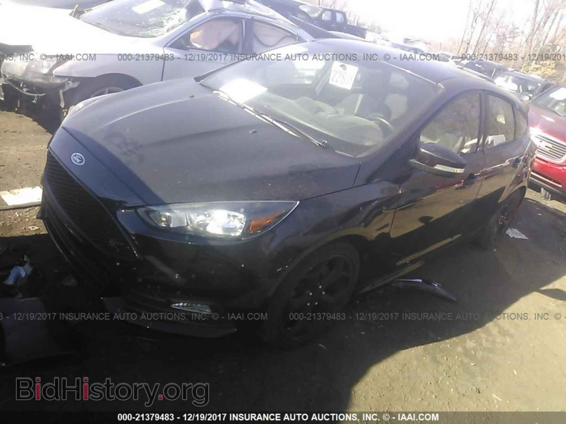 2015 Ford Focus - VIN: 1FADP3L97FL228342 - Photo 2