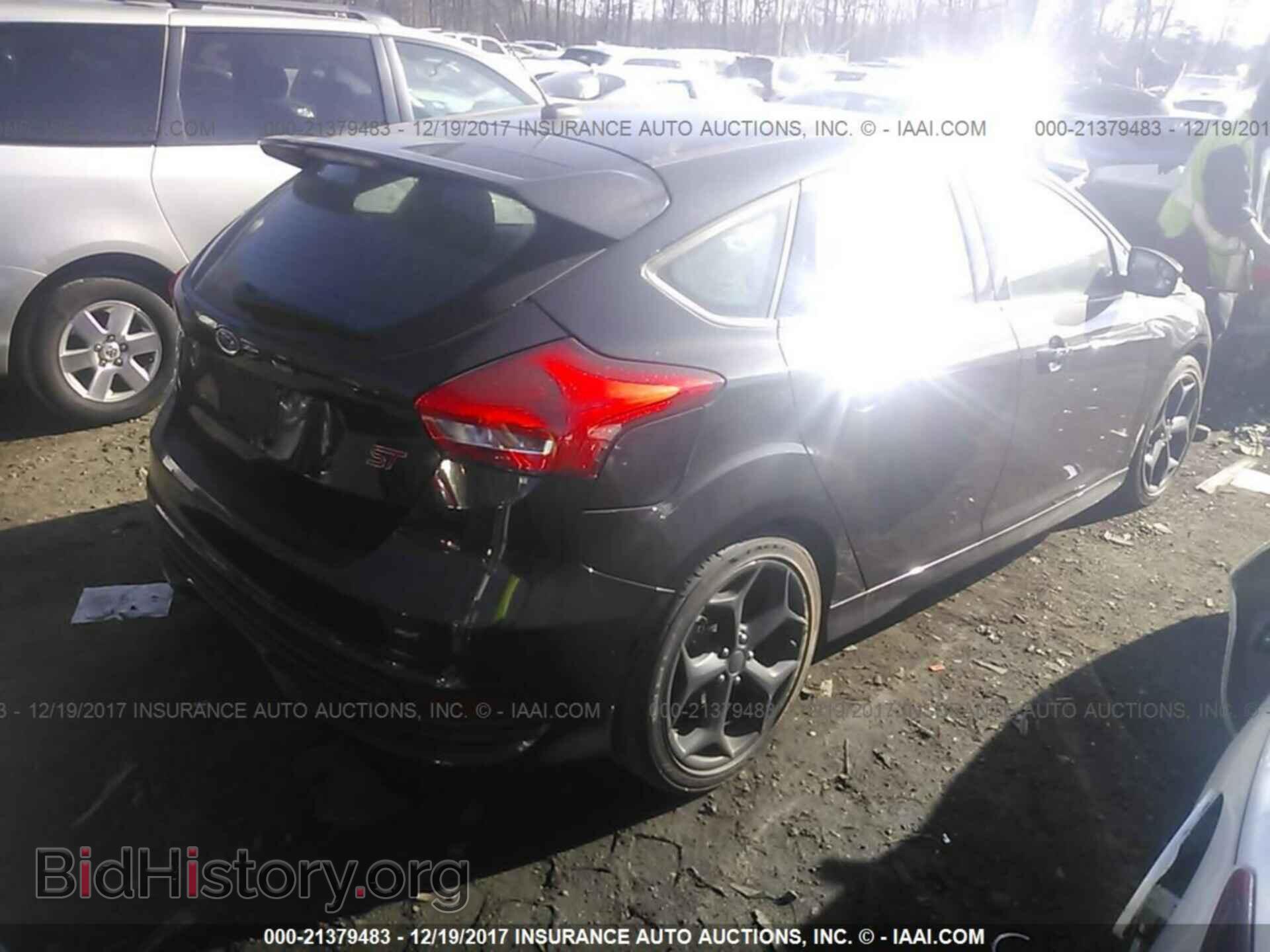 2015 Ford Focus - VIN: 1FADP3L97FL228342 - Photo 4