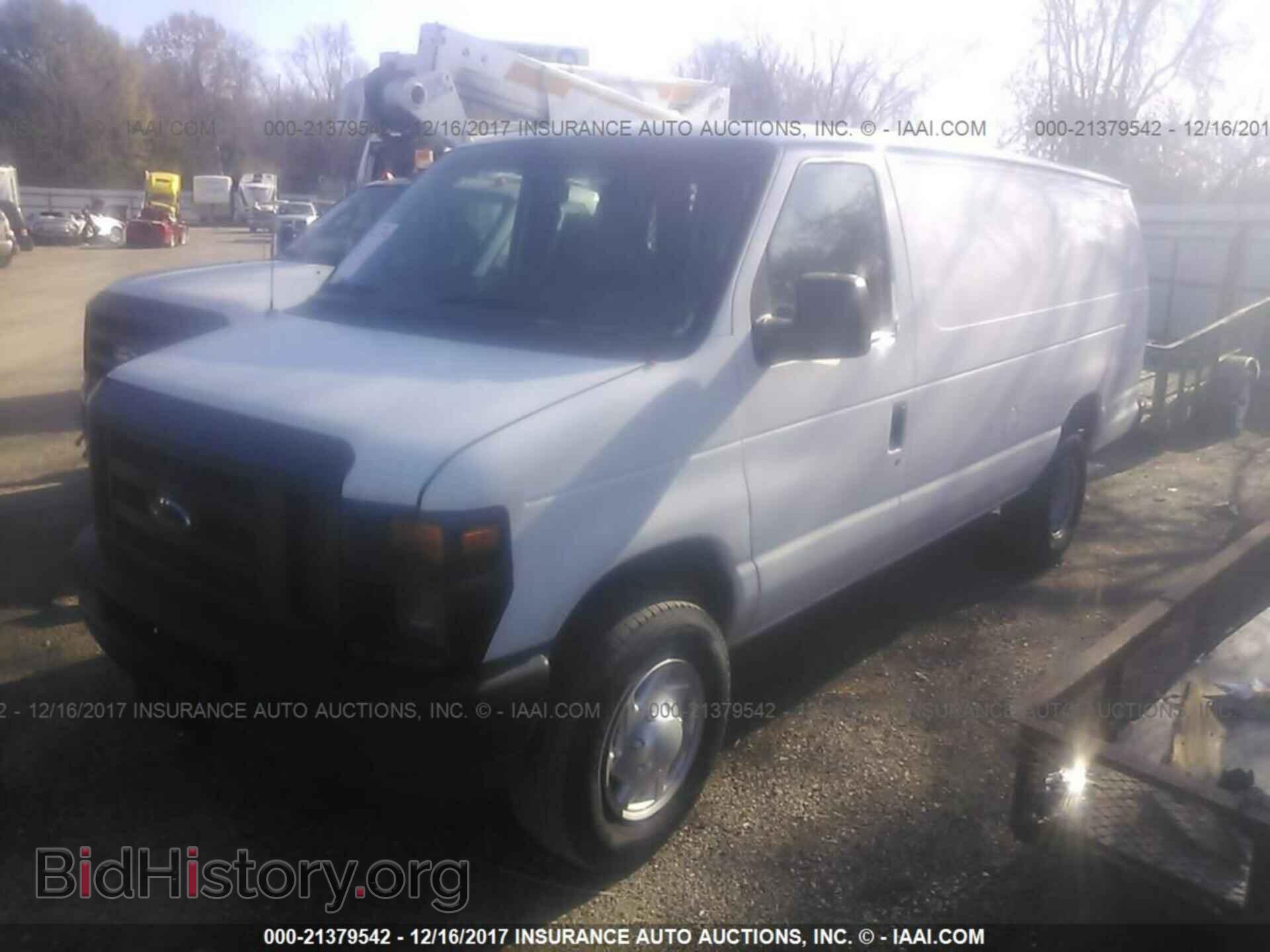 2011 Ford Econoline - VIN: 1FTSS3EL1BDB27925 - Фото 2