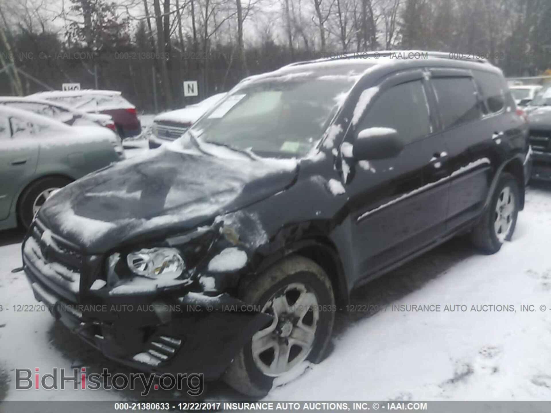 2011 Toyota Rav4 - VIN: 2T3BF4DV4BW145061 - Фото 2