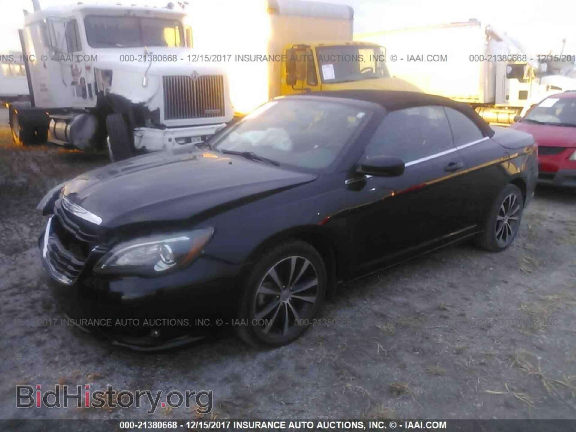 2012 Chrysler 200 - VIN: 1C3BCBGG2CN174176 - Photo 2