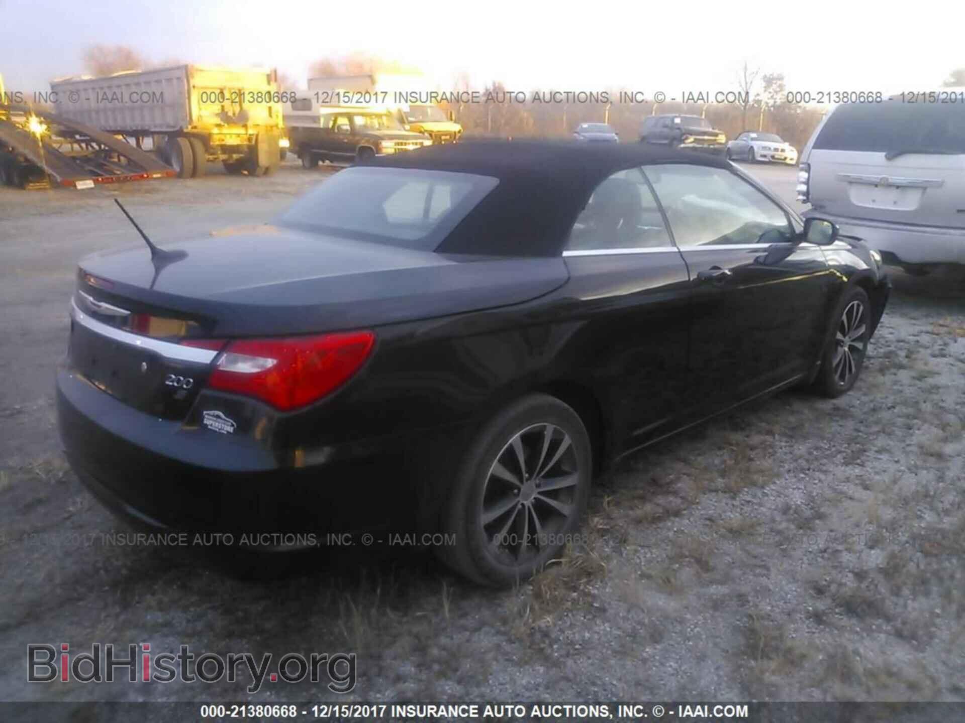 2012 Chrysler 200 - VIN: 1C3BCBGG2CN174176 - Photo 4