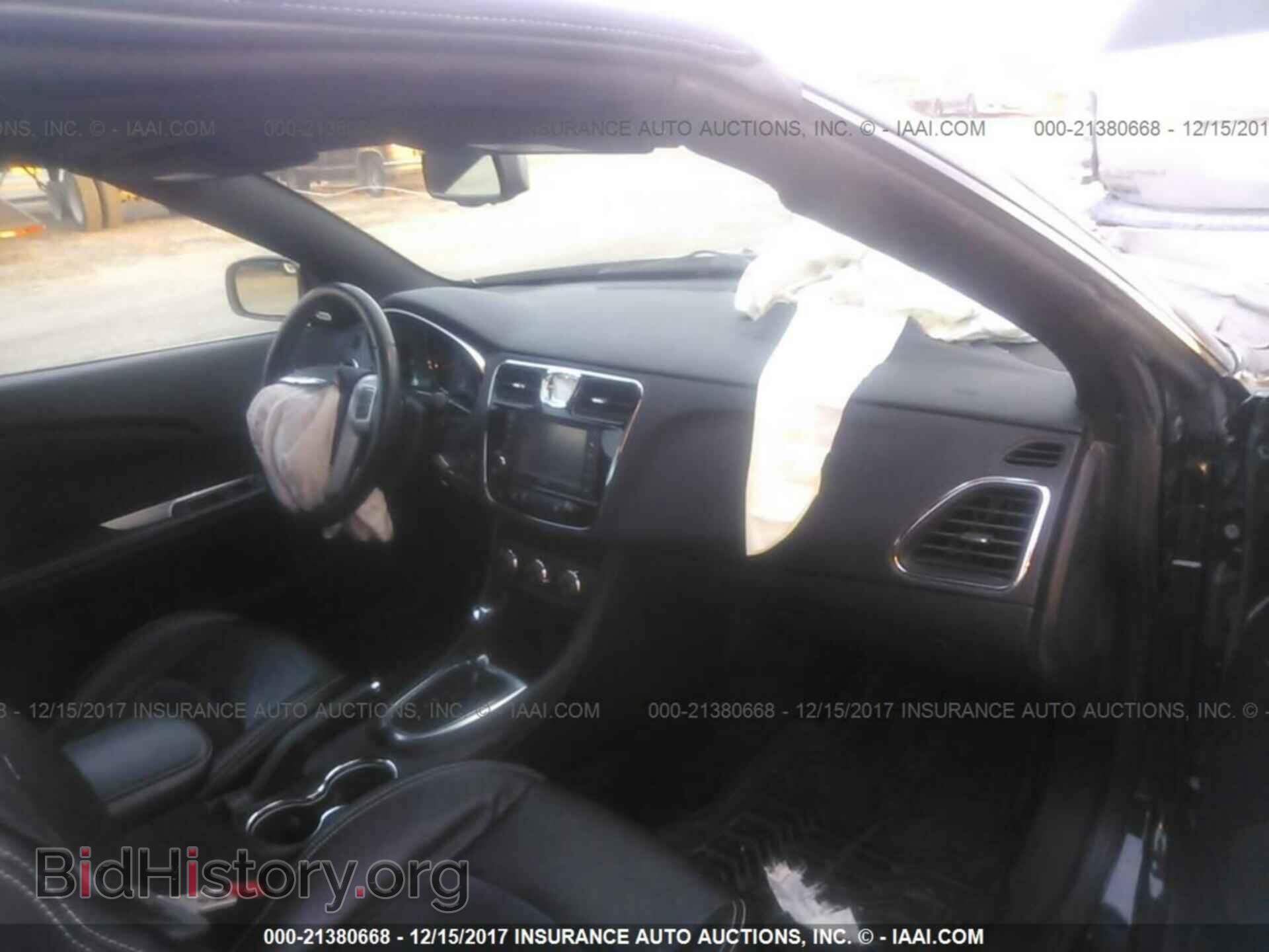 2012 Chrysler 200 - VIN: 1C3BCBGG2CN174176 - Photo 5