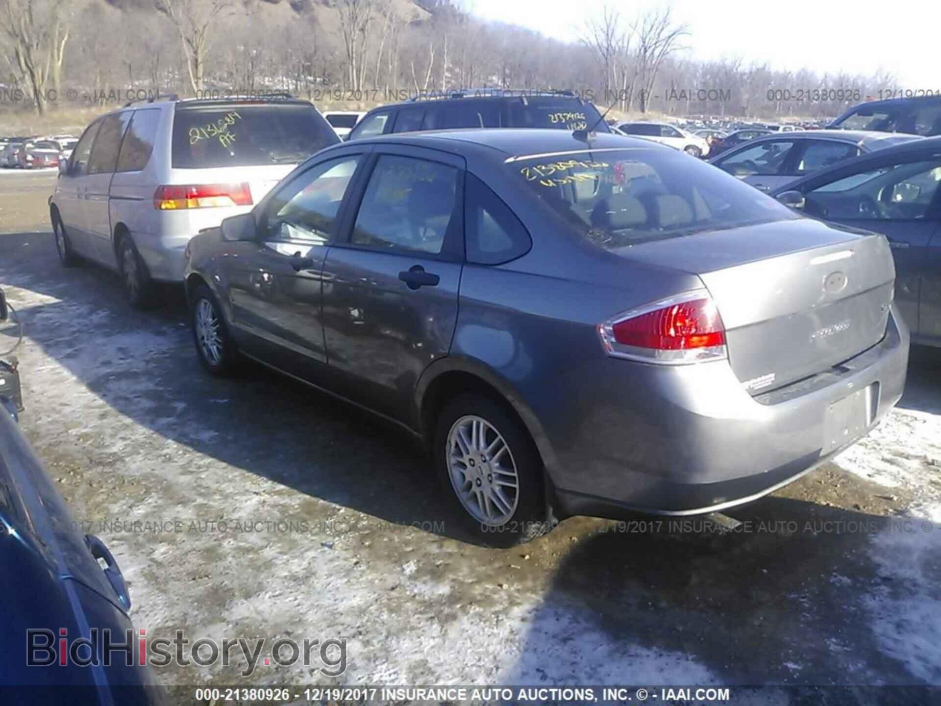 2011 Ford Focus - VIN: 1FAHP3FNXBW103418 - Фото 3