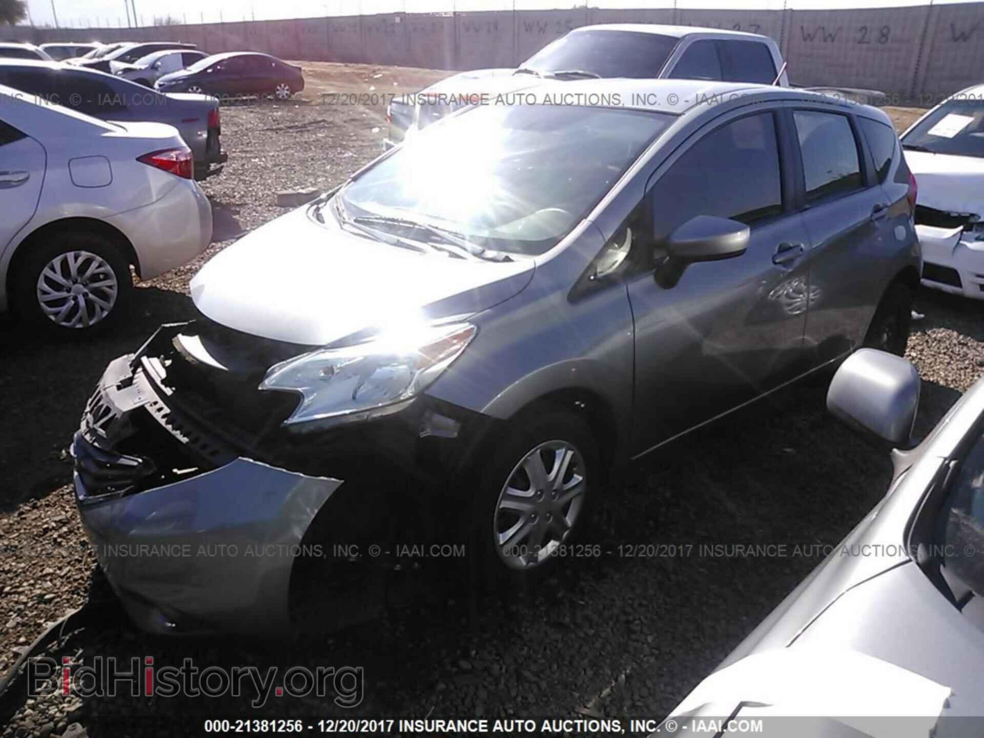 2015 Nissan Versa note - VIN: 3N1CE2CP8FL351692 - Photo 2