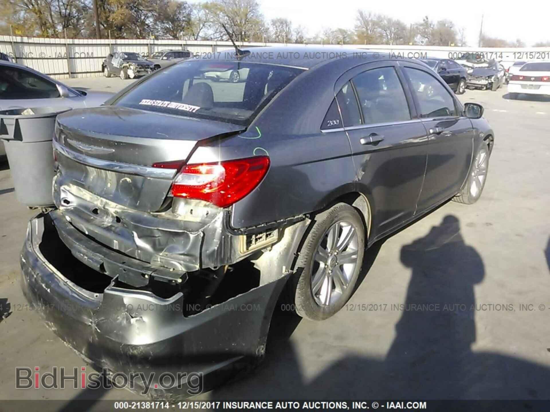 2012 Chrysler 200 - VIN: 1C3CCBAB1CN282290 - Photo 4