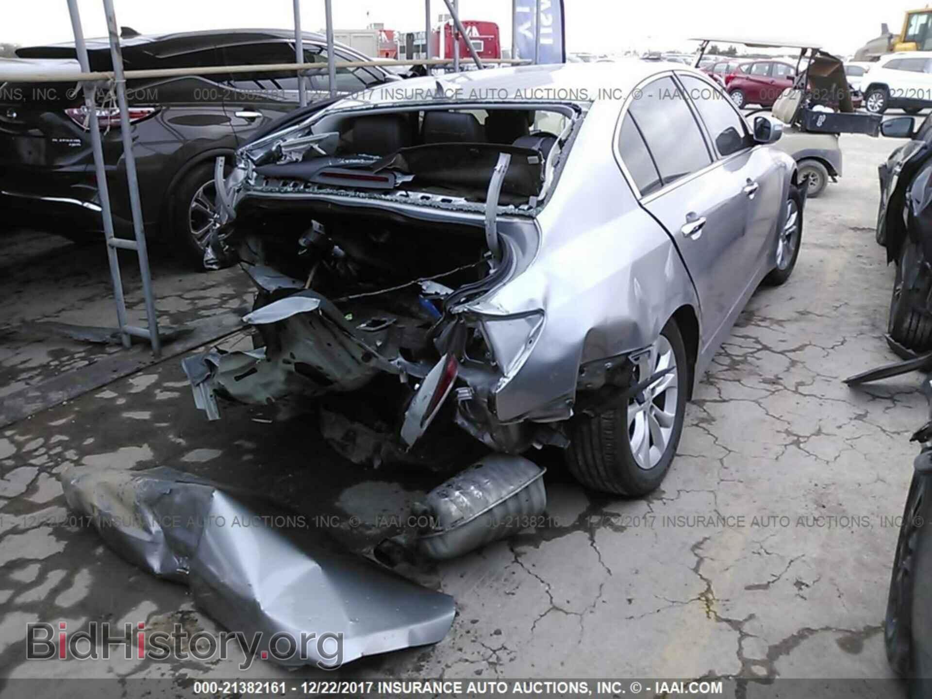2013 Hyundai Genesis - VIN: KMHGC4DD0DU229797 - Фото 4