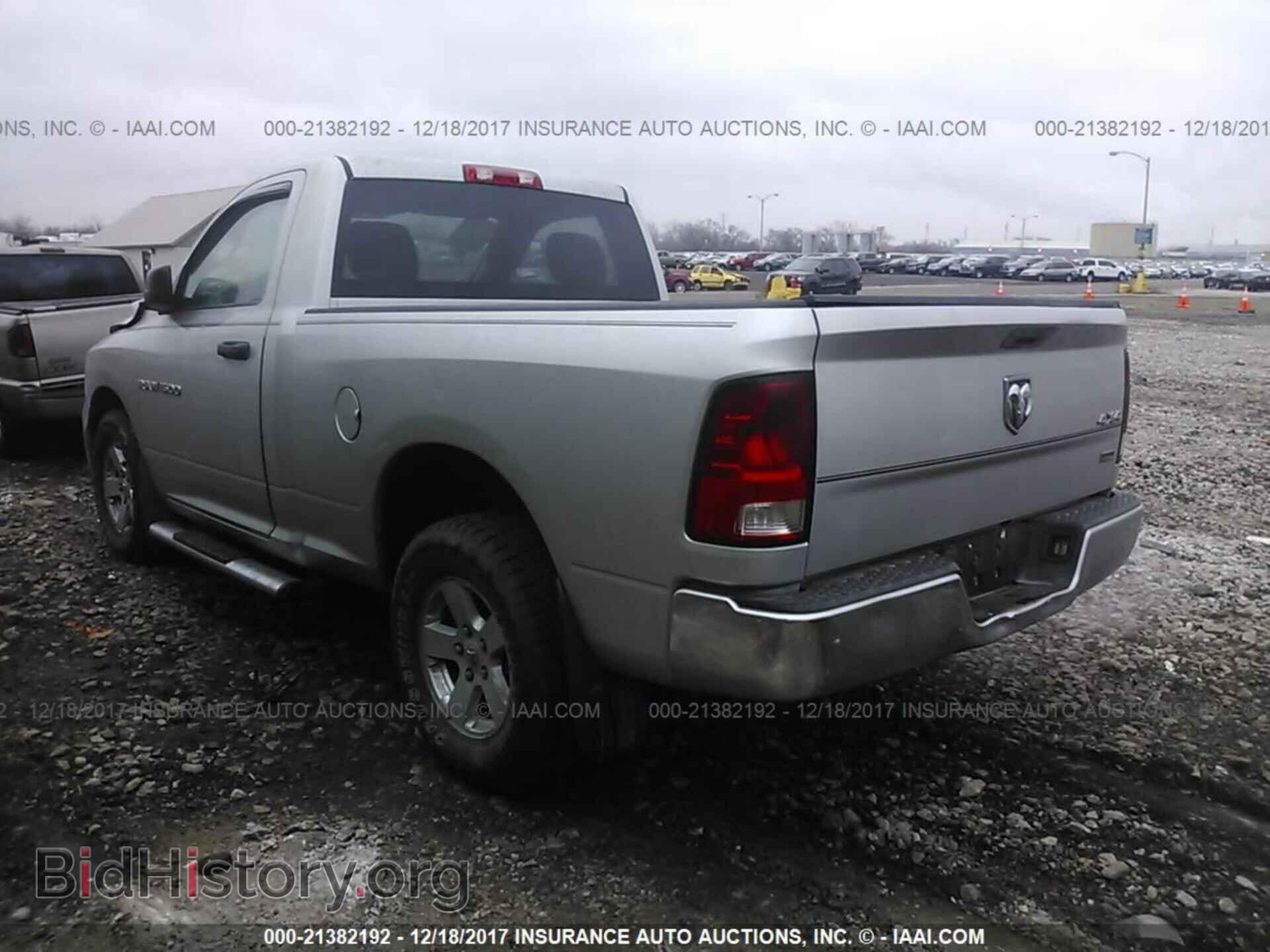 2011 Dodge Ram 1500 - VIN: 3D7JV1EP3BG602736 - Photo 3