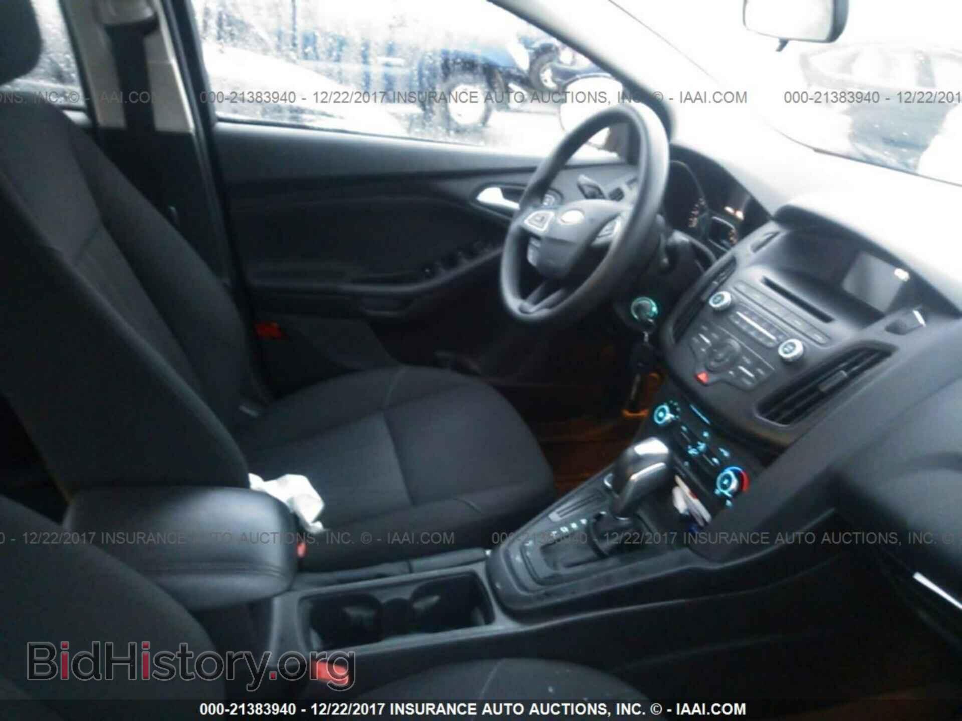 2016 Ford Focus - VIN: 1FADP3F21GL388183 - Photo 5