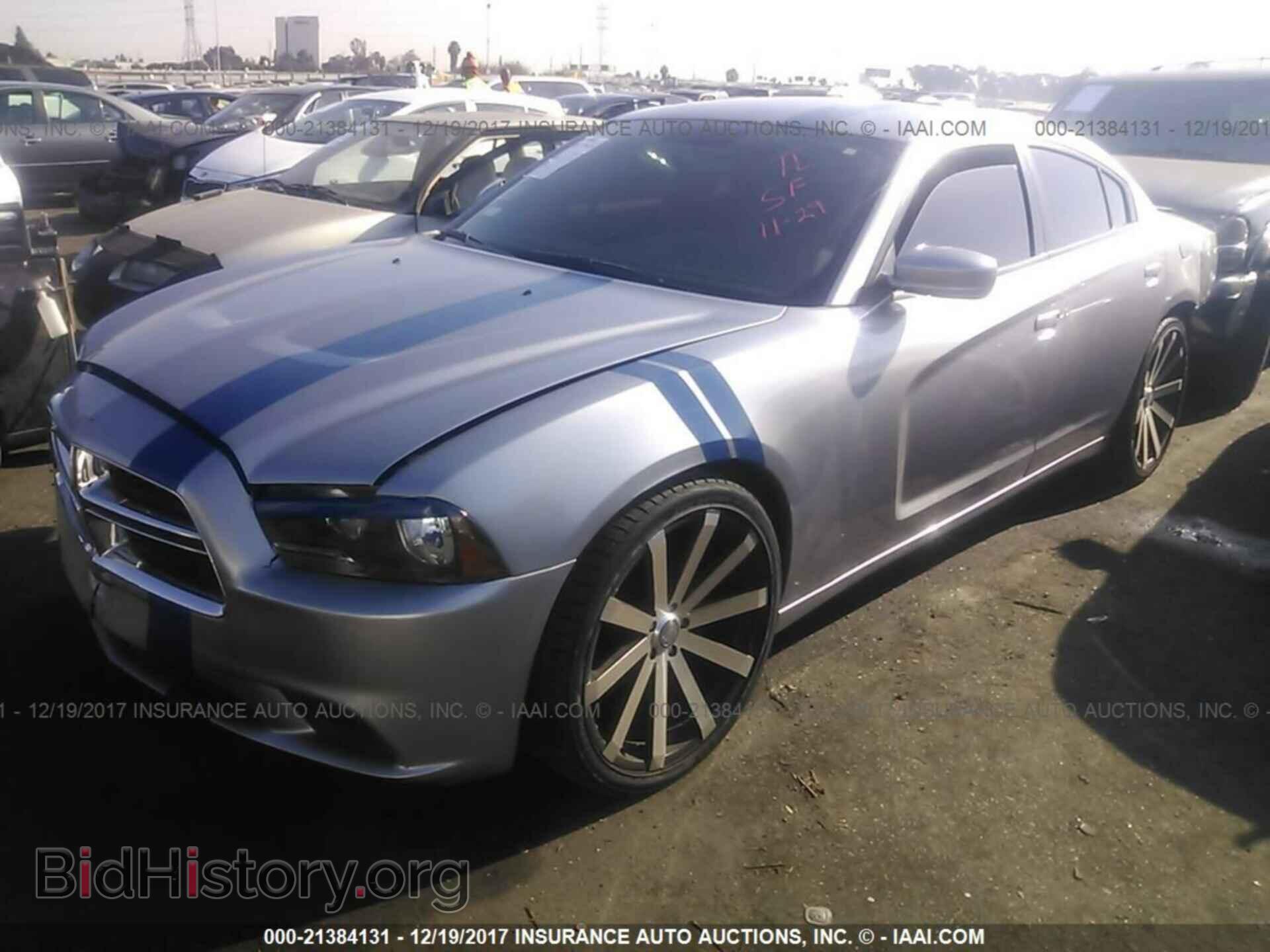 2013 Dodge Charger - VIN: 2C3CDXBG7DH570409 - Фото 2