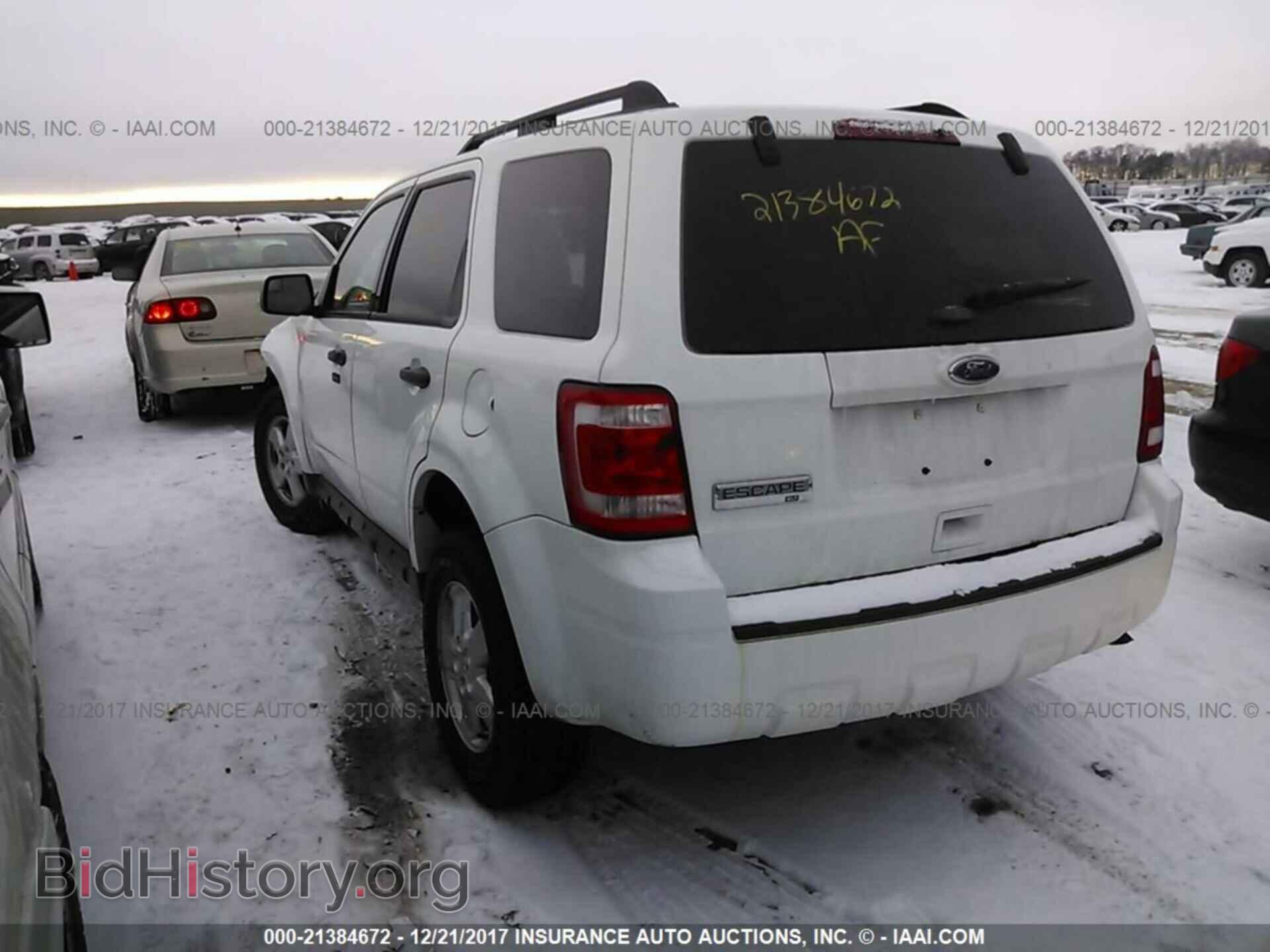 2012 Ford Escape - VIN: 1FMCU9D75CKC10952 - Photo 3